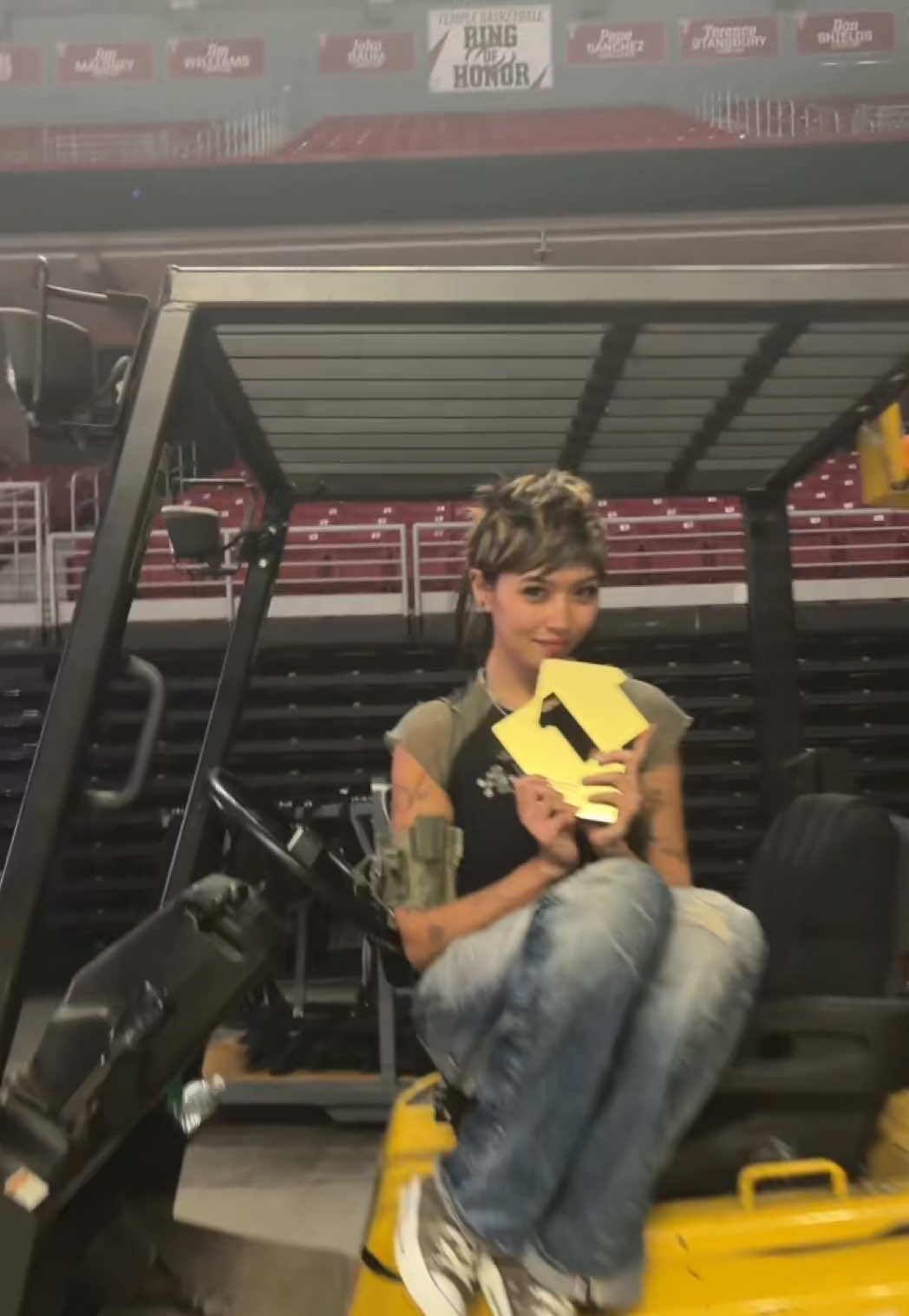 @Beabadoobee