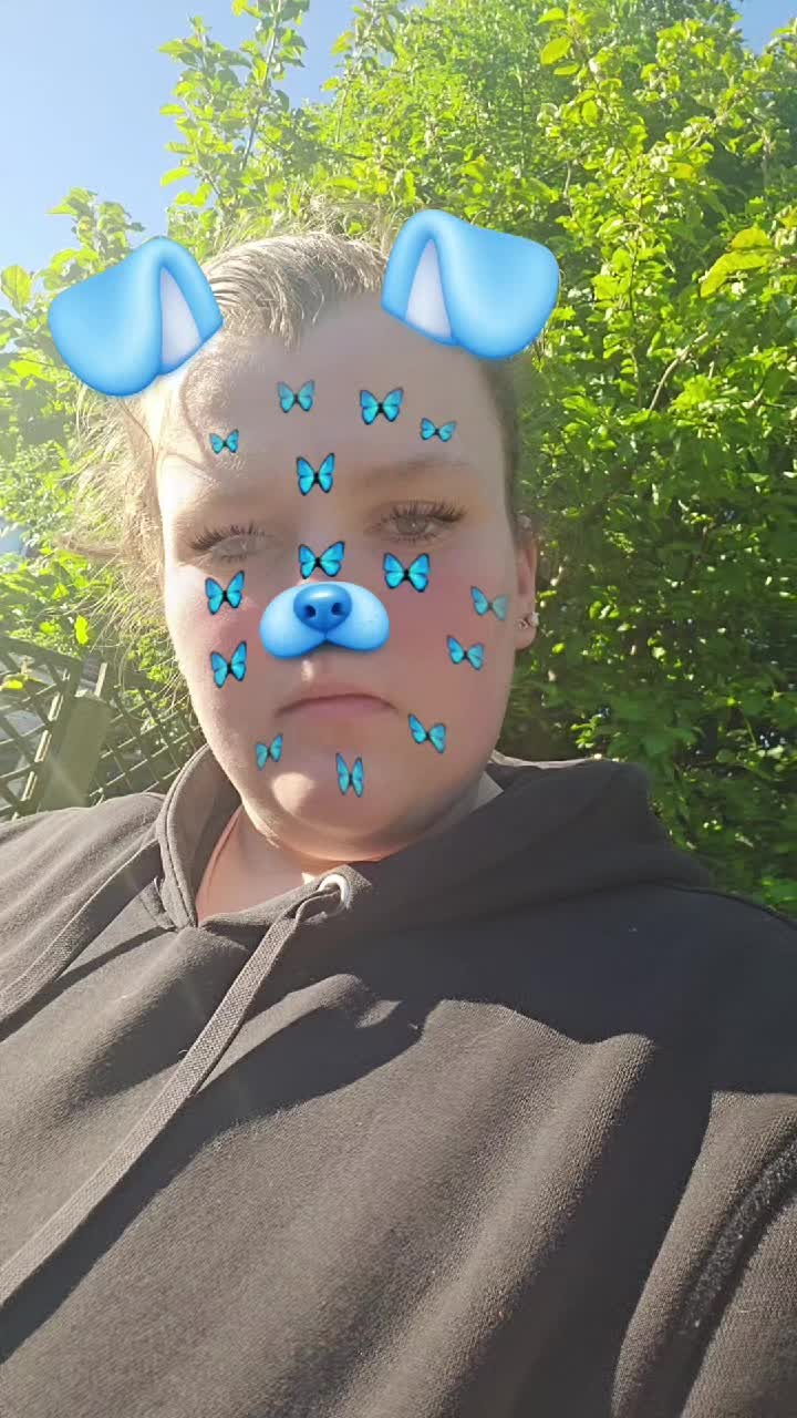 @chloecrook00