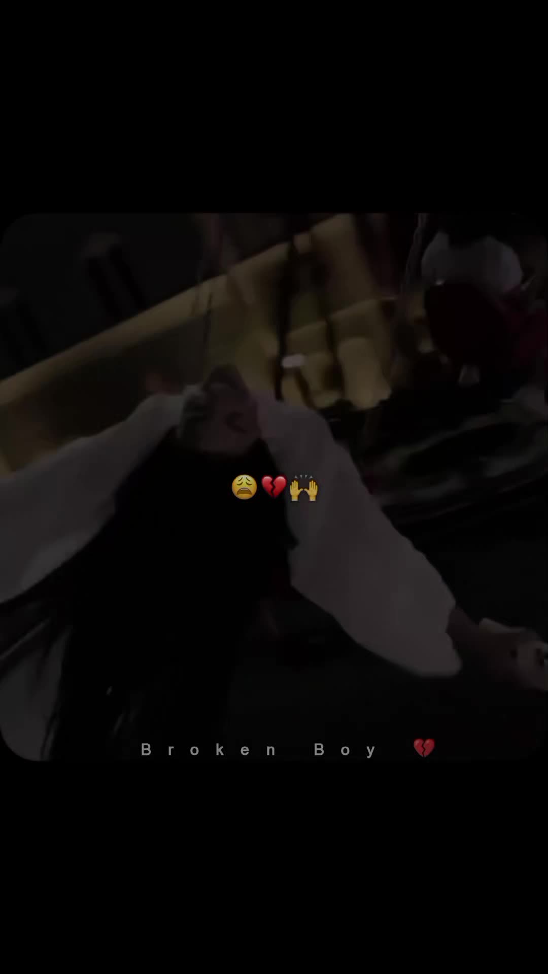 @𝘽𝙧𝙤𝙠𝙚𝙣 𝘽𝙤𝙮 💔