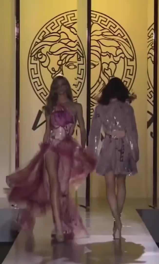 @Haute Scroll