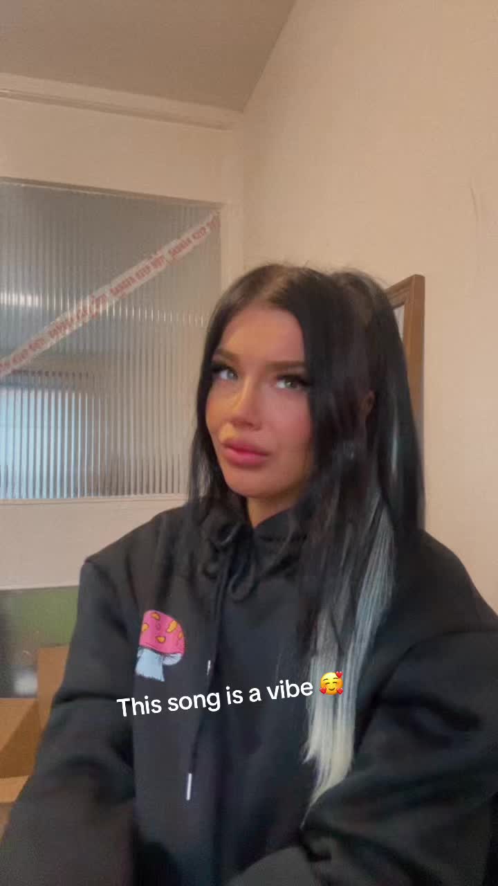 @Charlie🤪