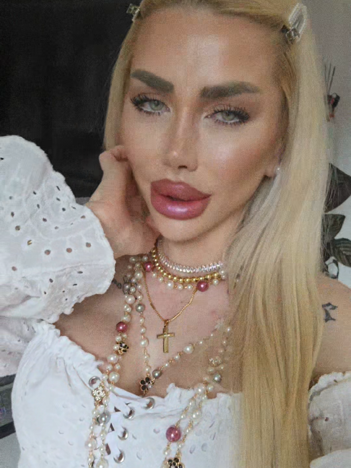 @𝐌𝐄𝐃𝐈 𝐇𝐑𝐈𝐒𝐓𝐎𝐕𝐀