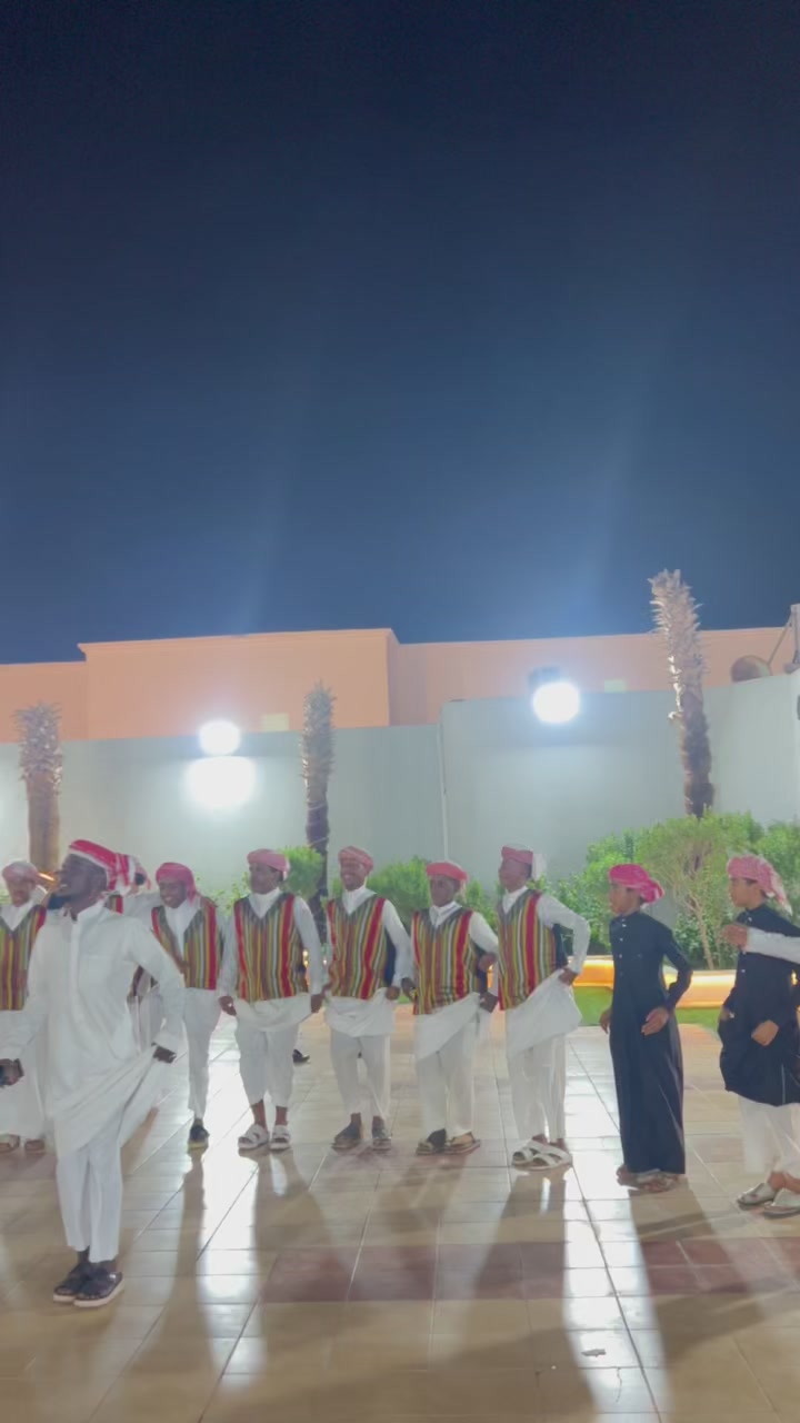@ڤرقة آخوإن عـآيٌـل🤍🌼.
