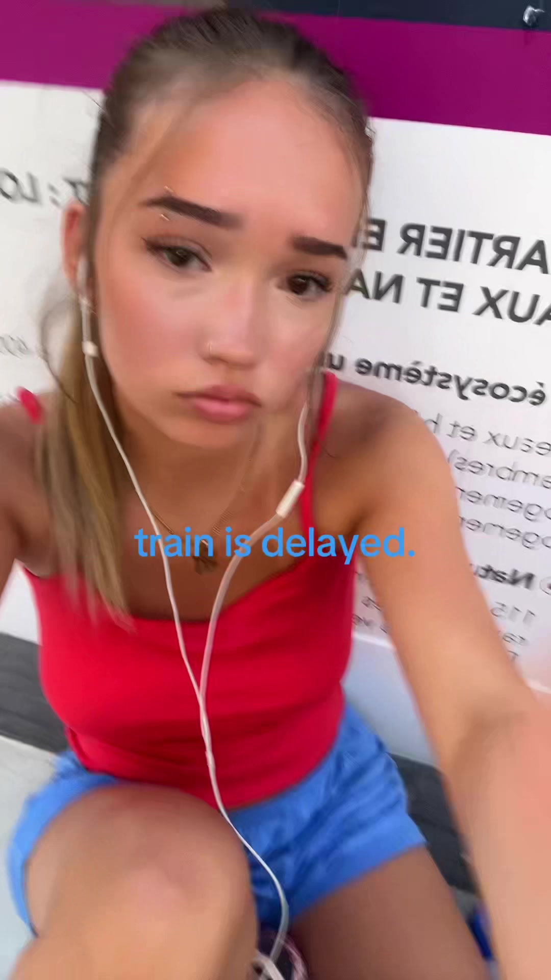 @HOLLY โ