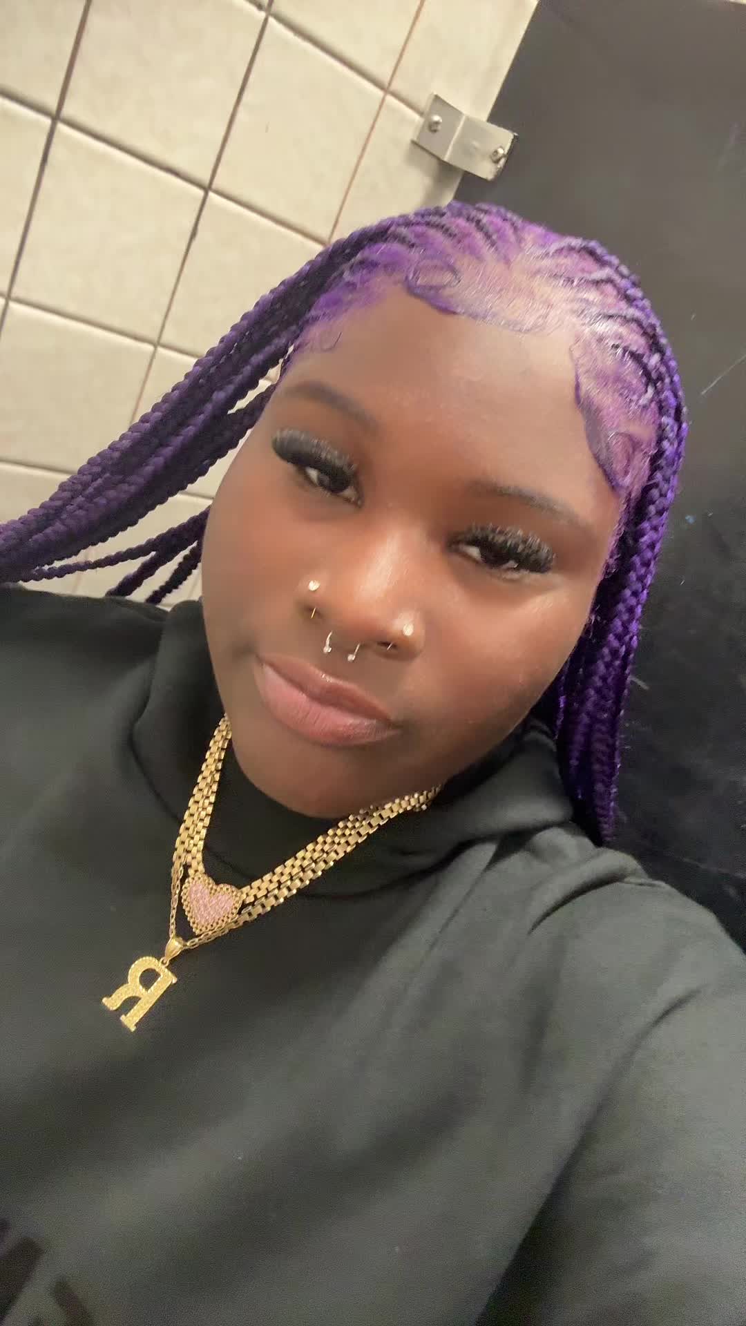 @thickerthanaasnicker 🍫