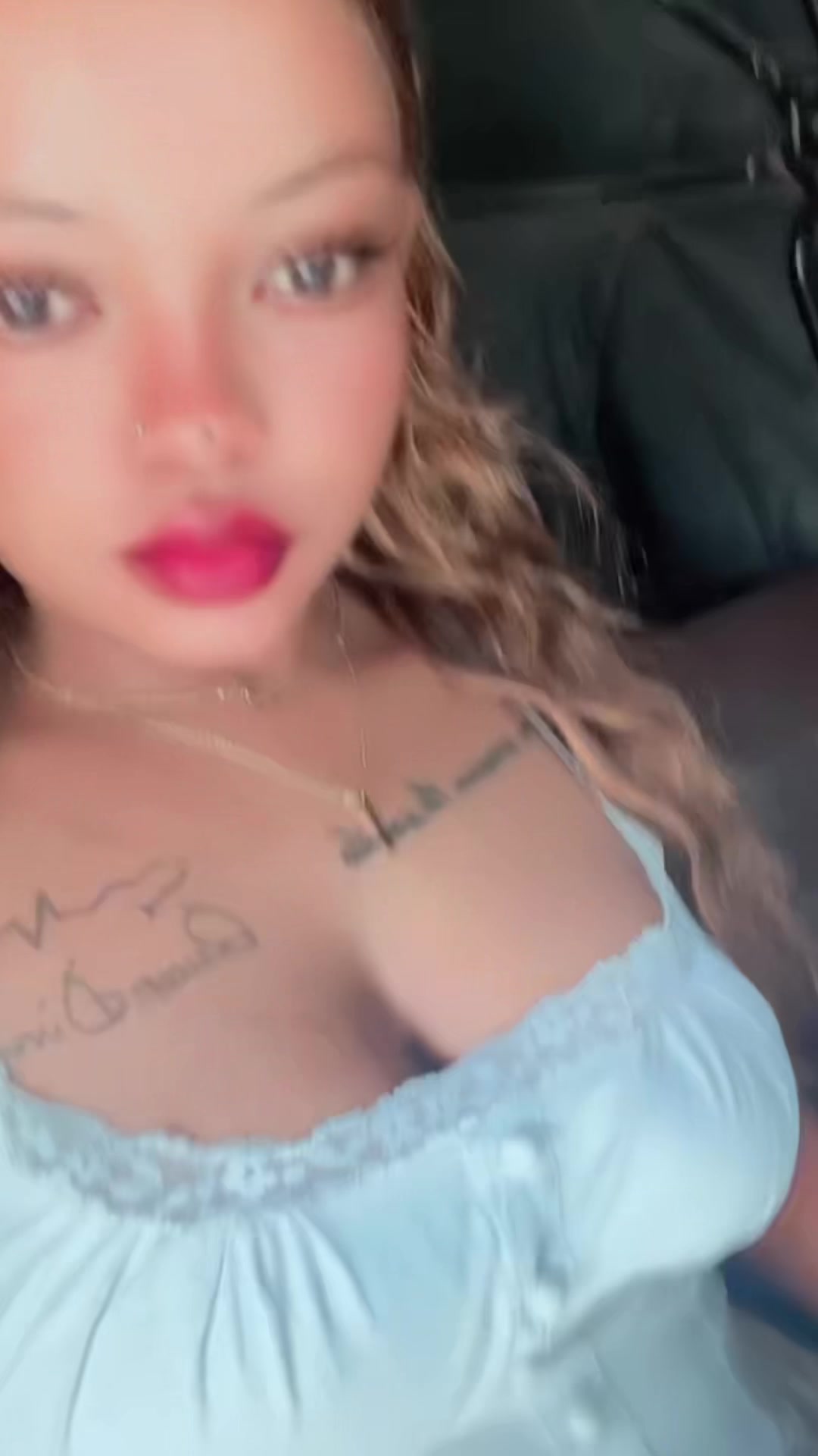 @Lolah__🦋🍒
