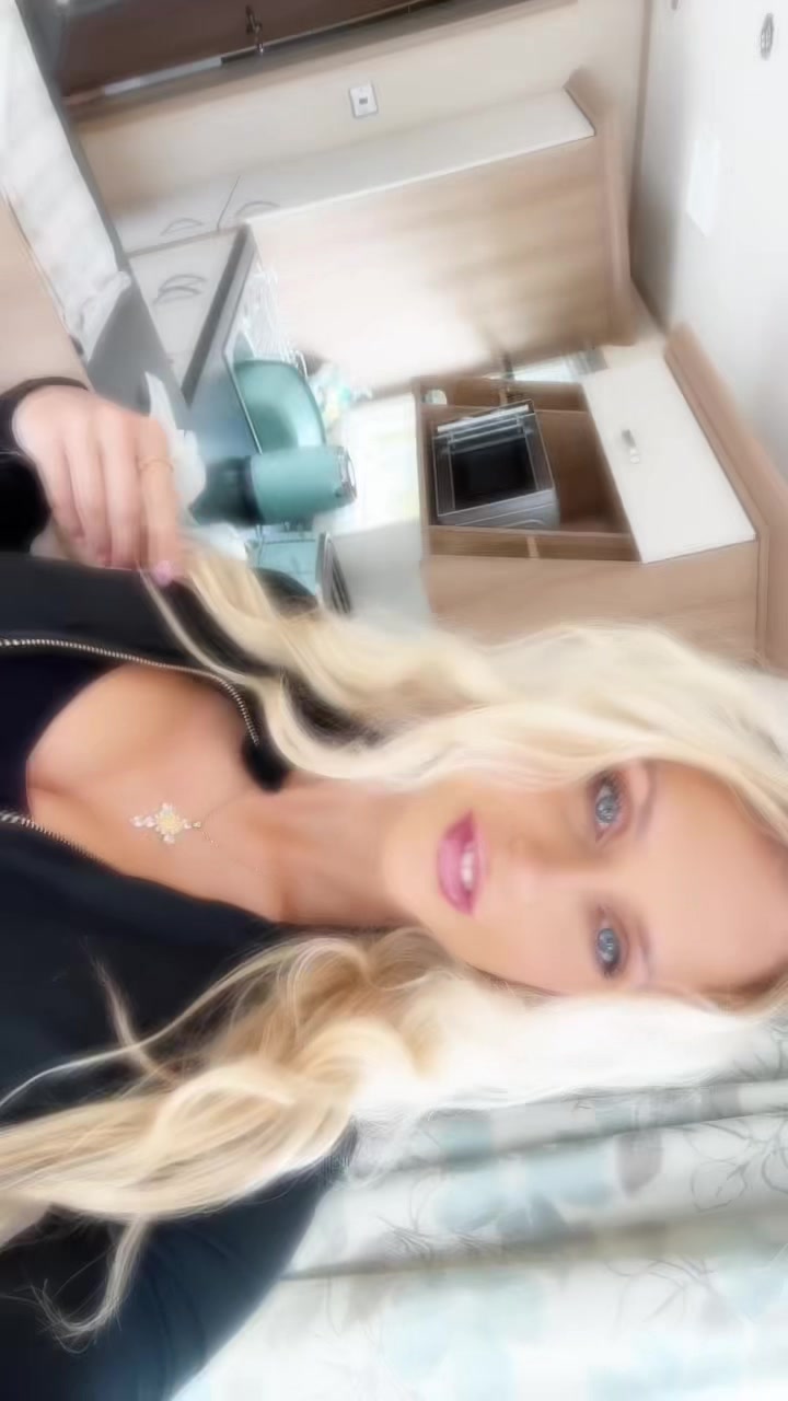 @𝓚𝓪𝓻𝓪 𝓶𝓪𝓻𝓲𝓪𝓷 &dagger;