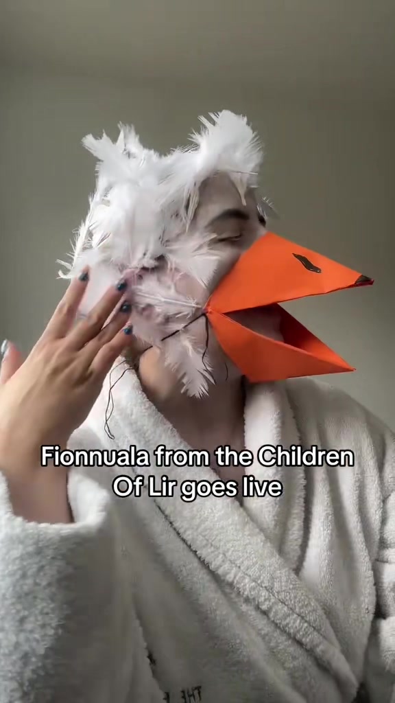 @Fionnuala | Comedy + Stories