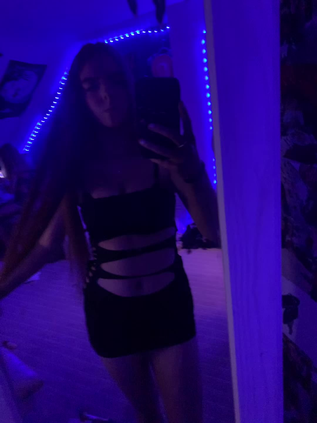 @🥳