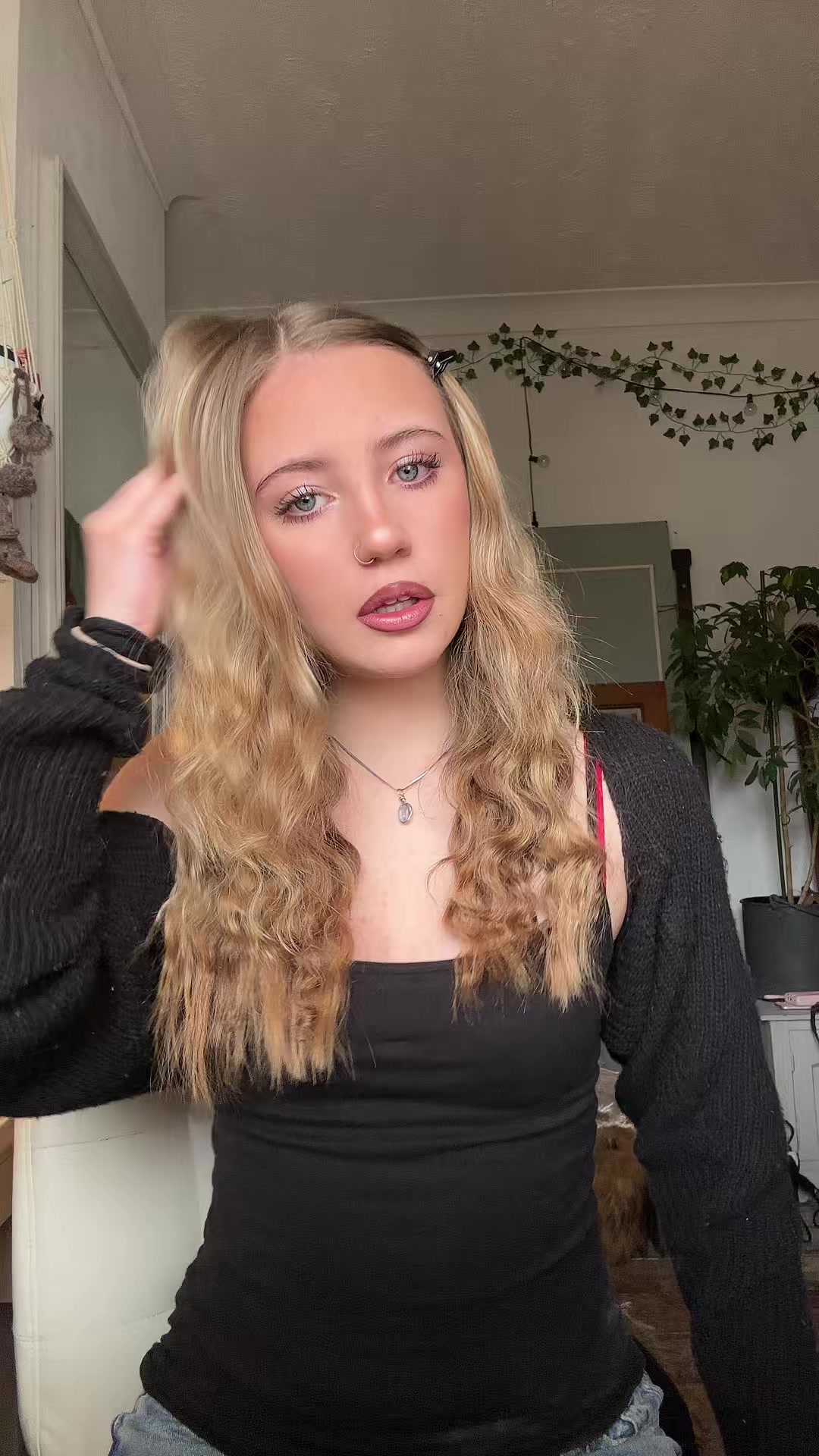 @️