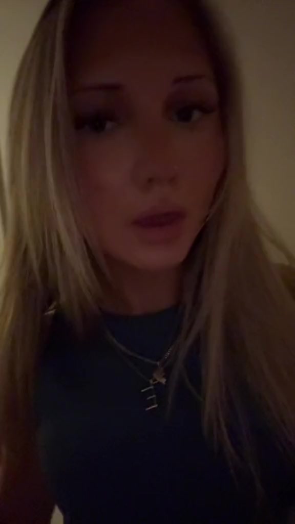 @ellengumcum (spam)