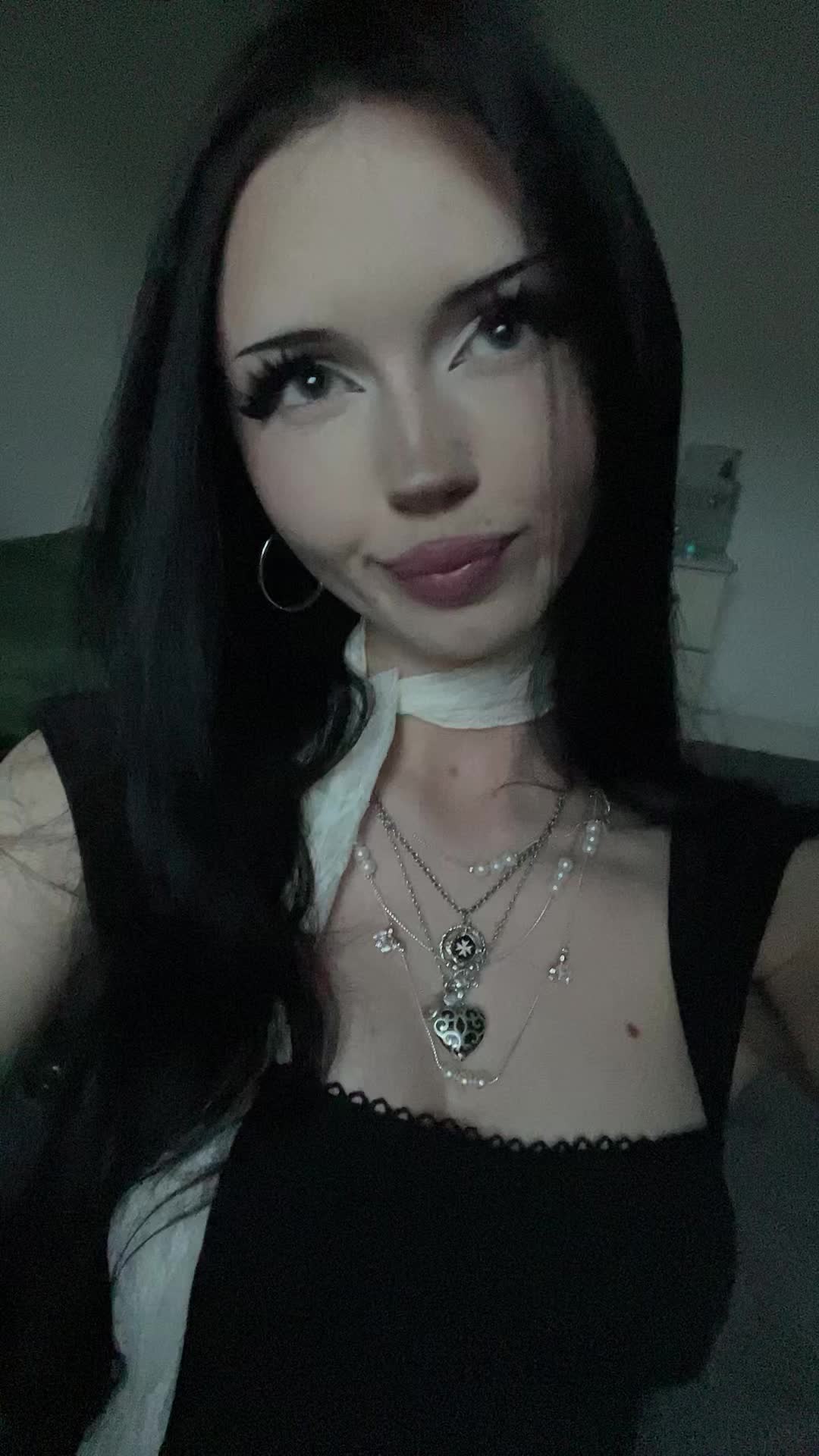 @luv2ellz