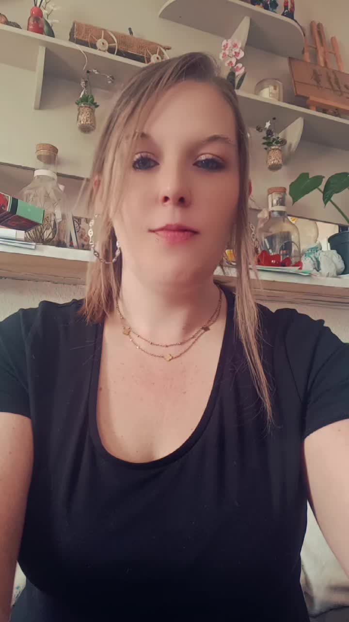 @Ang&eacute;lina32