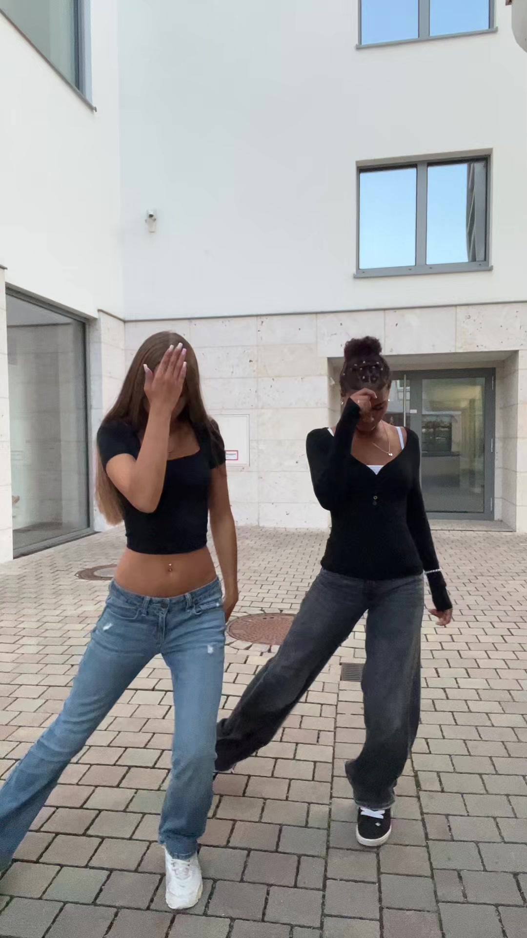 @𝔈𝔪𝔦𝔩𝔶☦︎