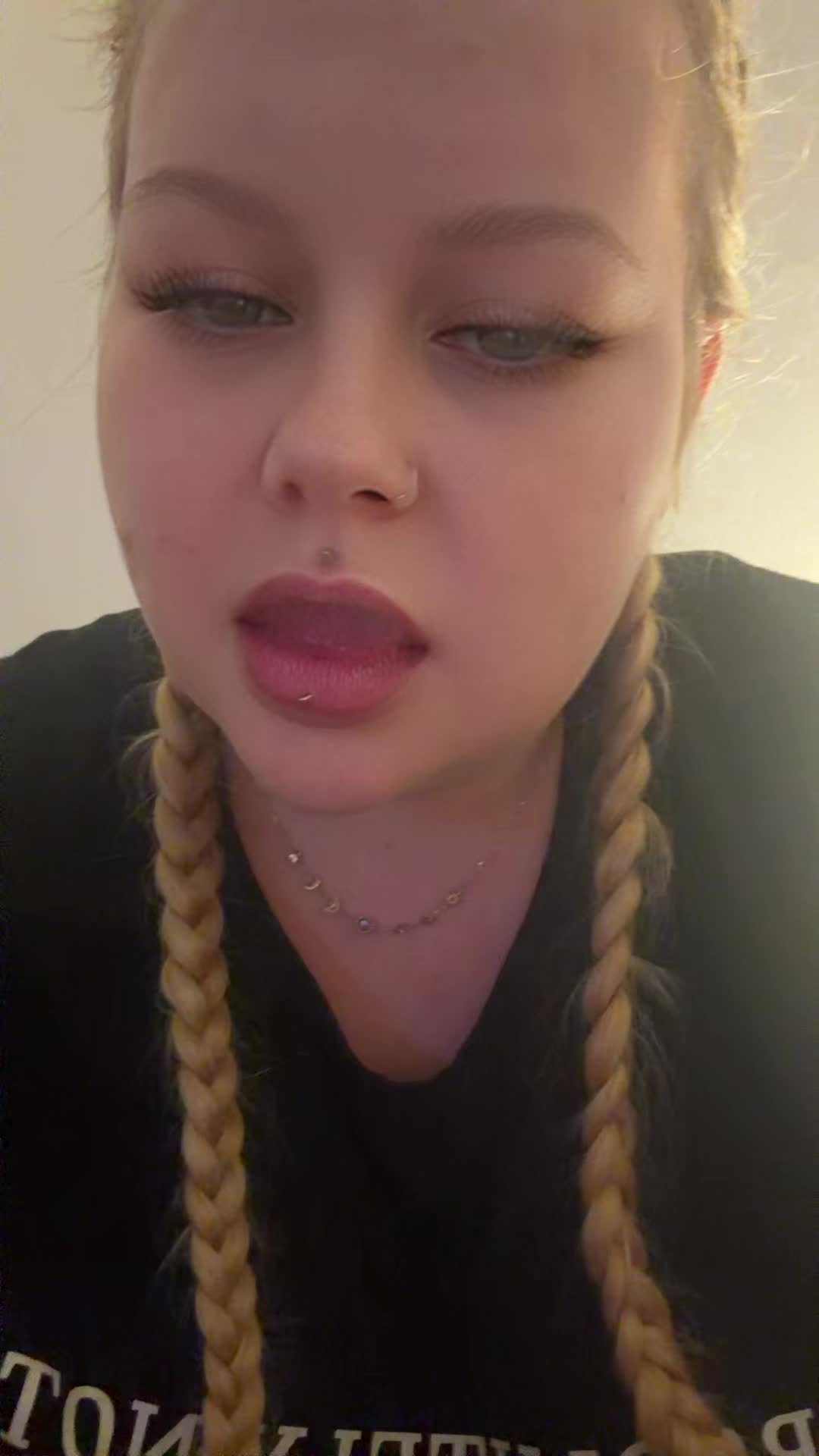 @whosthiseef