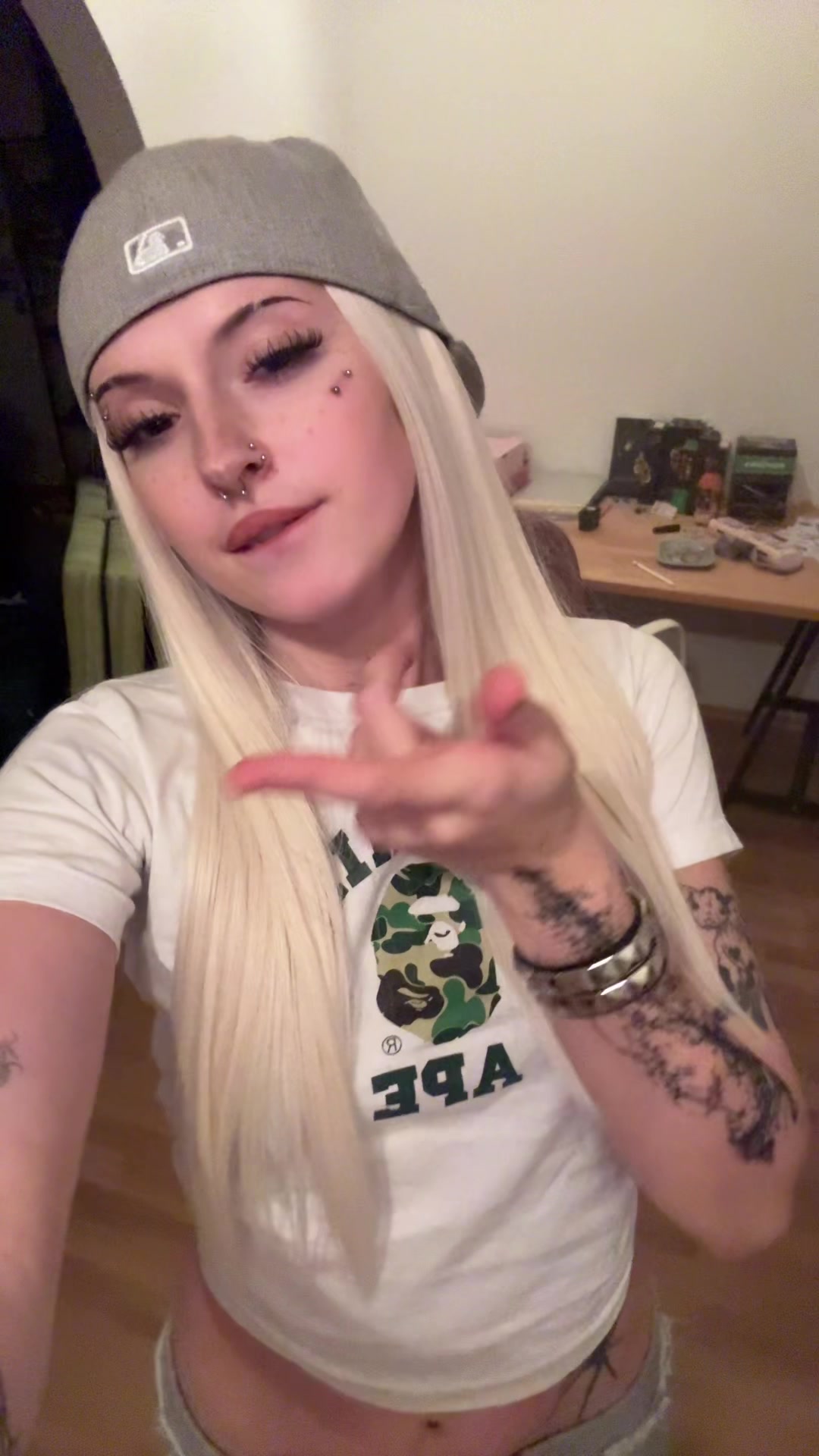 @t3arless_