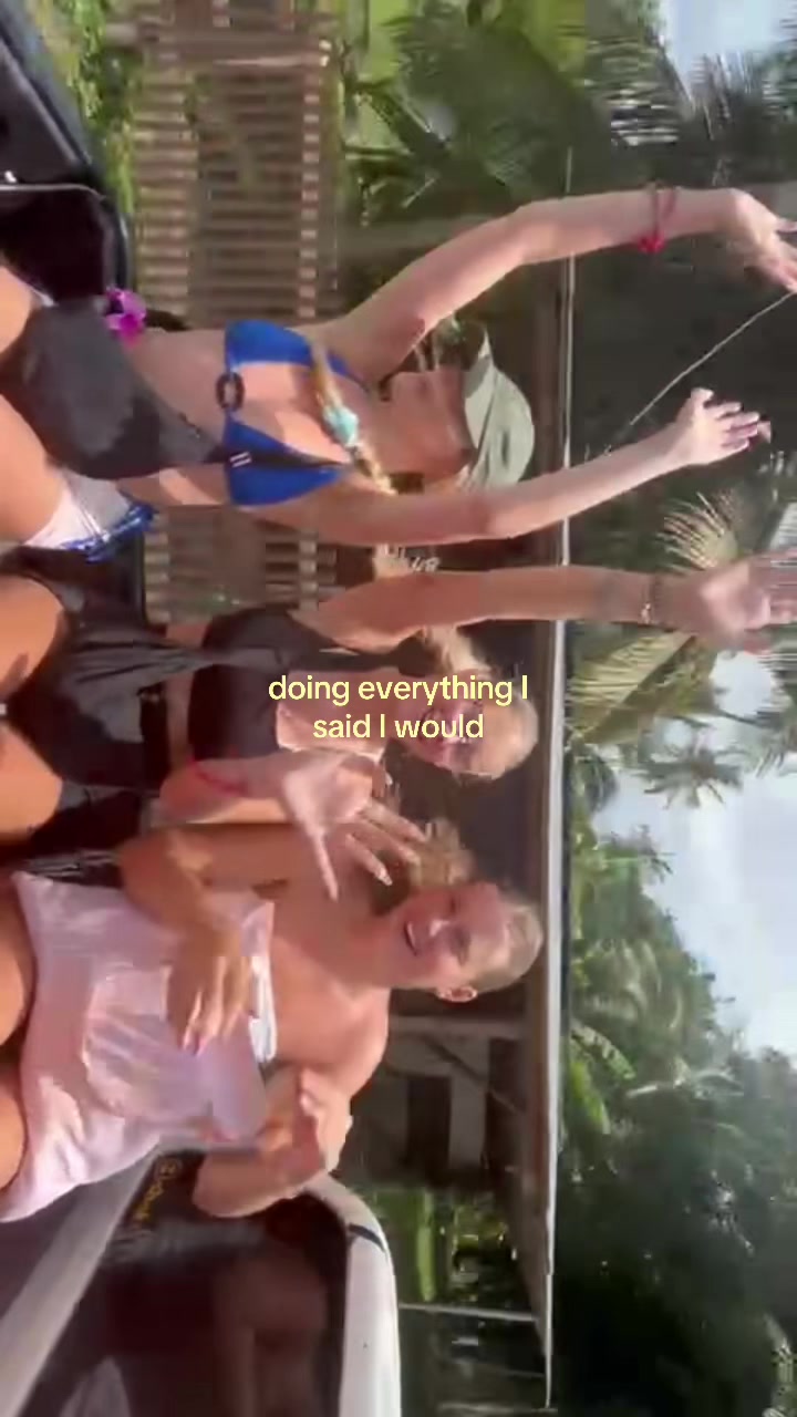 @Tia | thatgirlwhotravels