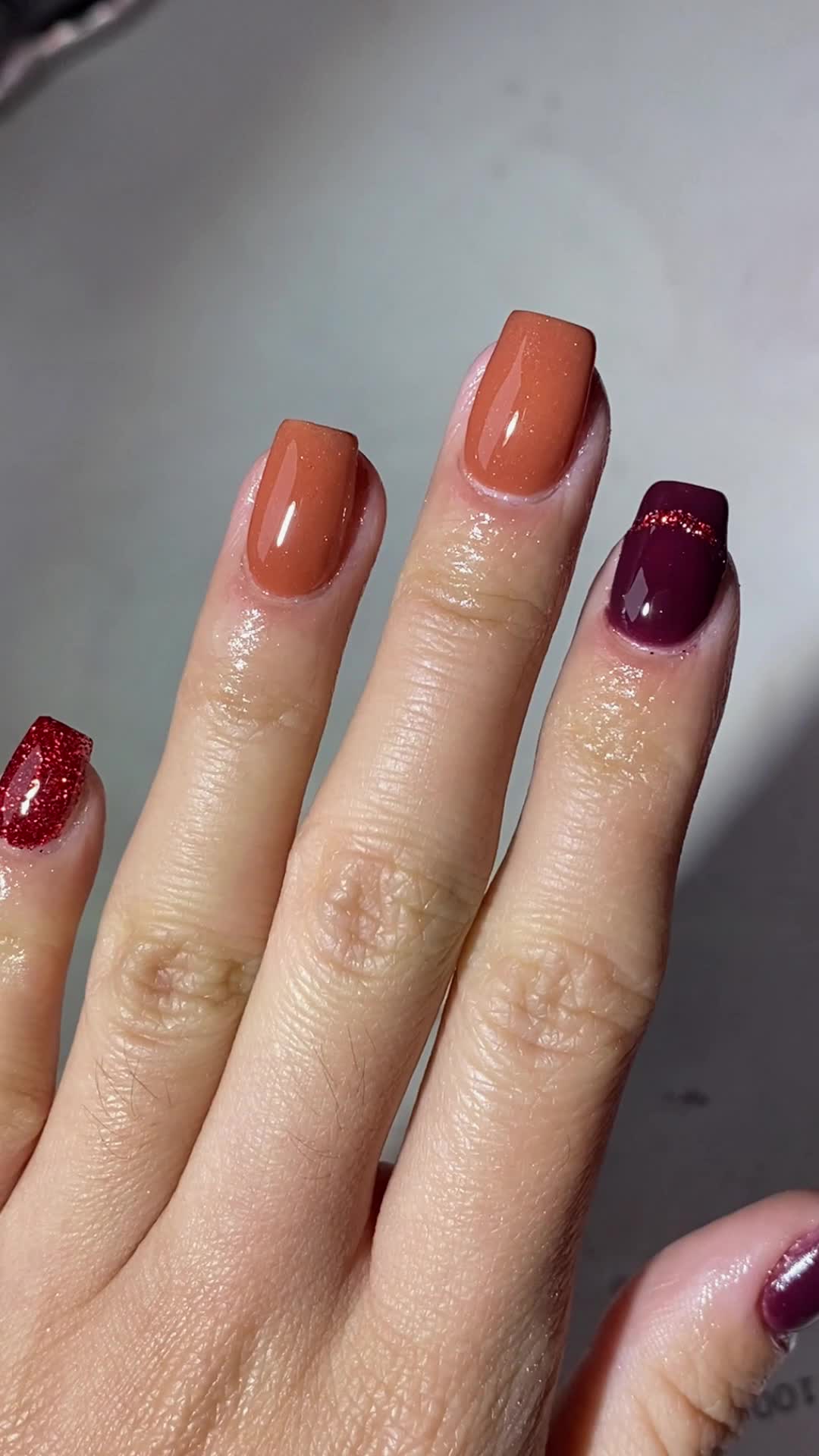 @Sharon_dipnails