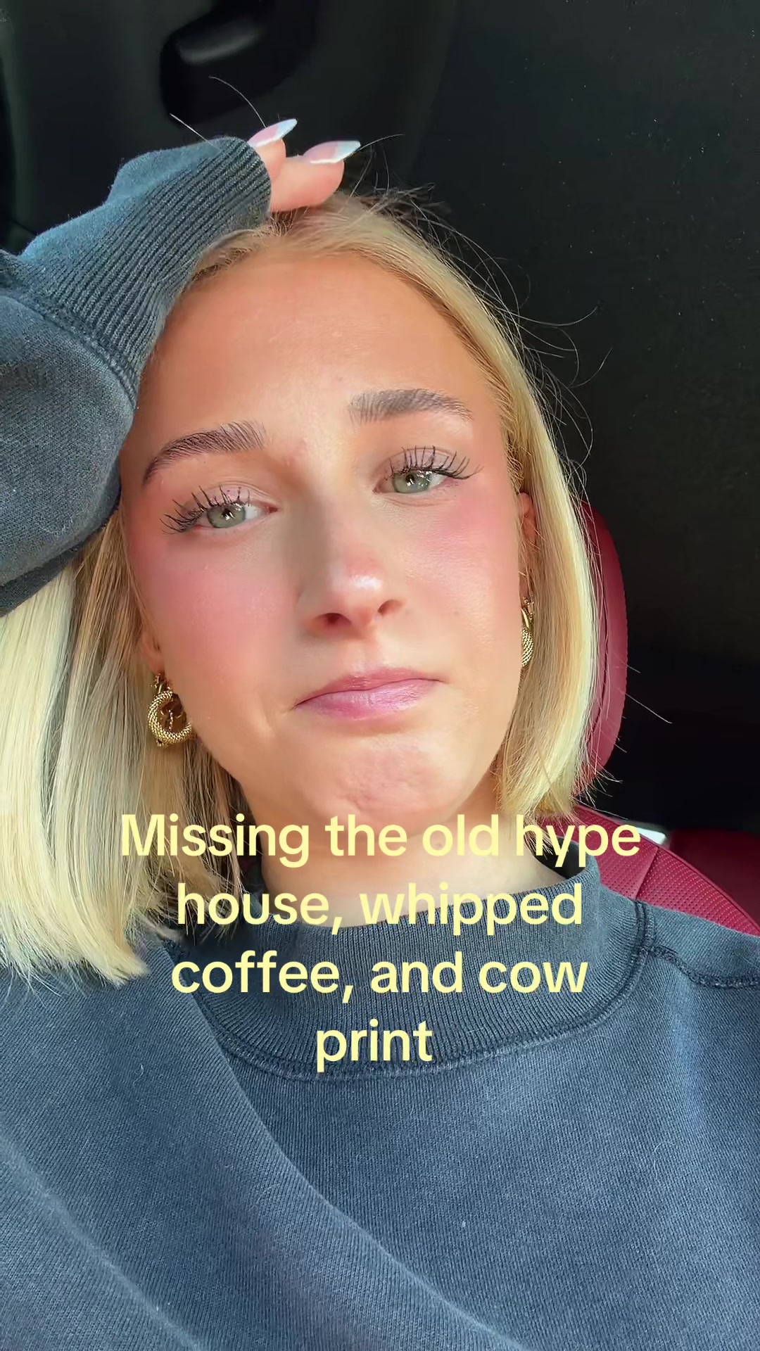 @theelliebarker