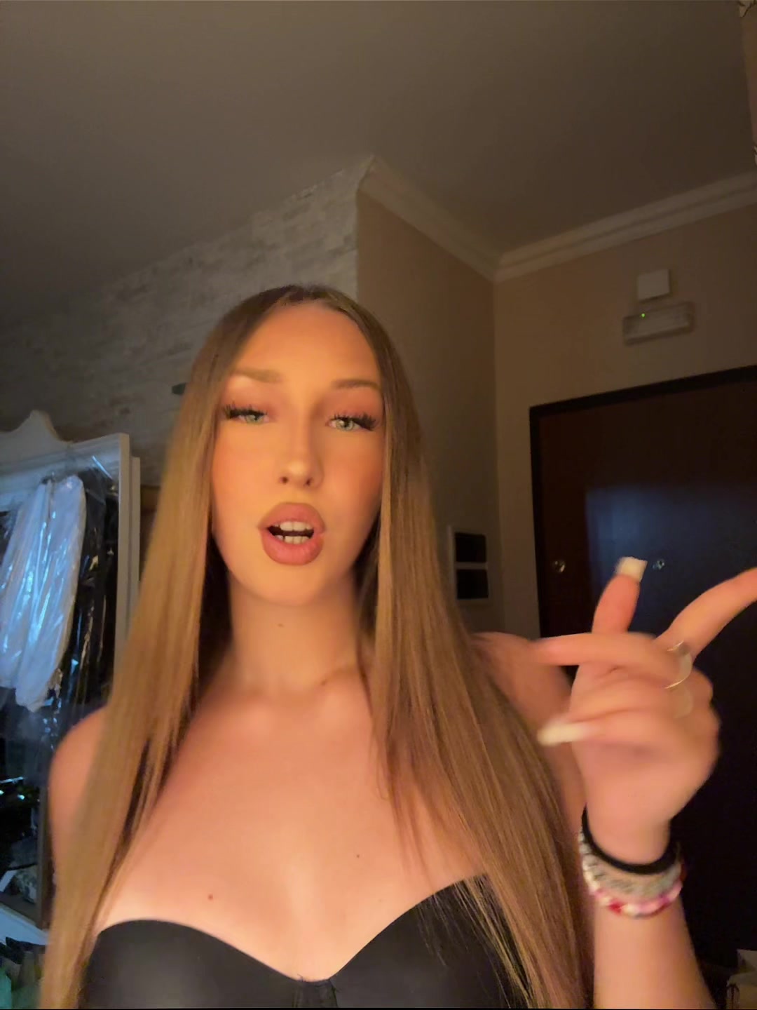 @Vikyy