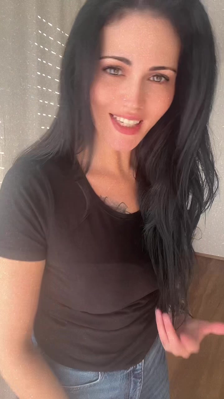 @🧡🤍💜Raffaella 👩❤️👩