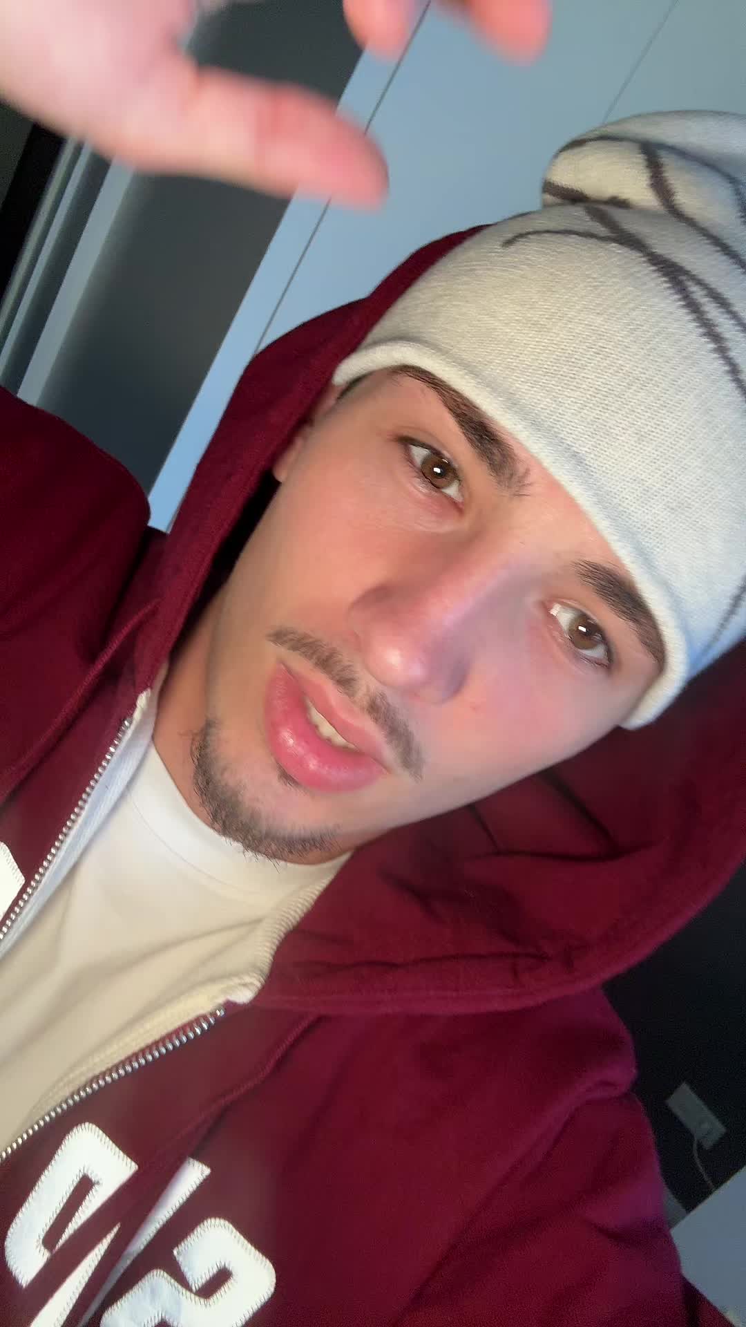 @julianschweigerr