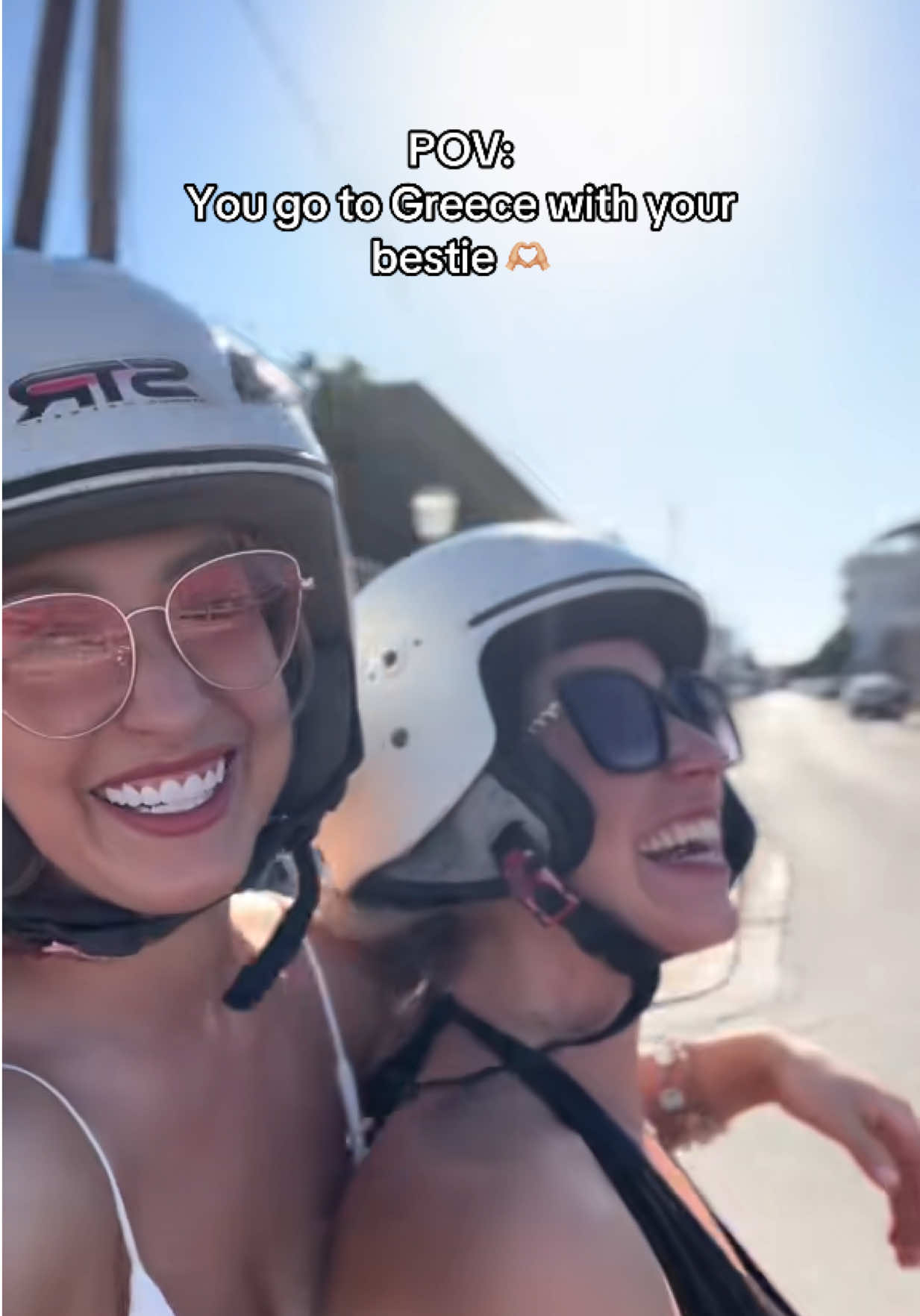 @StewardessLara