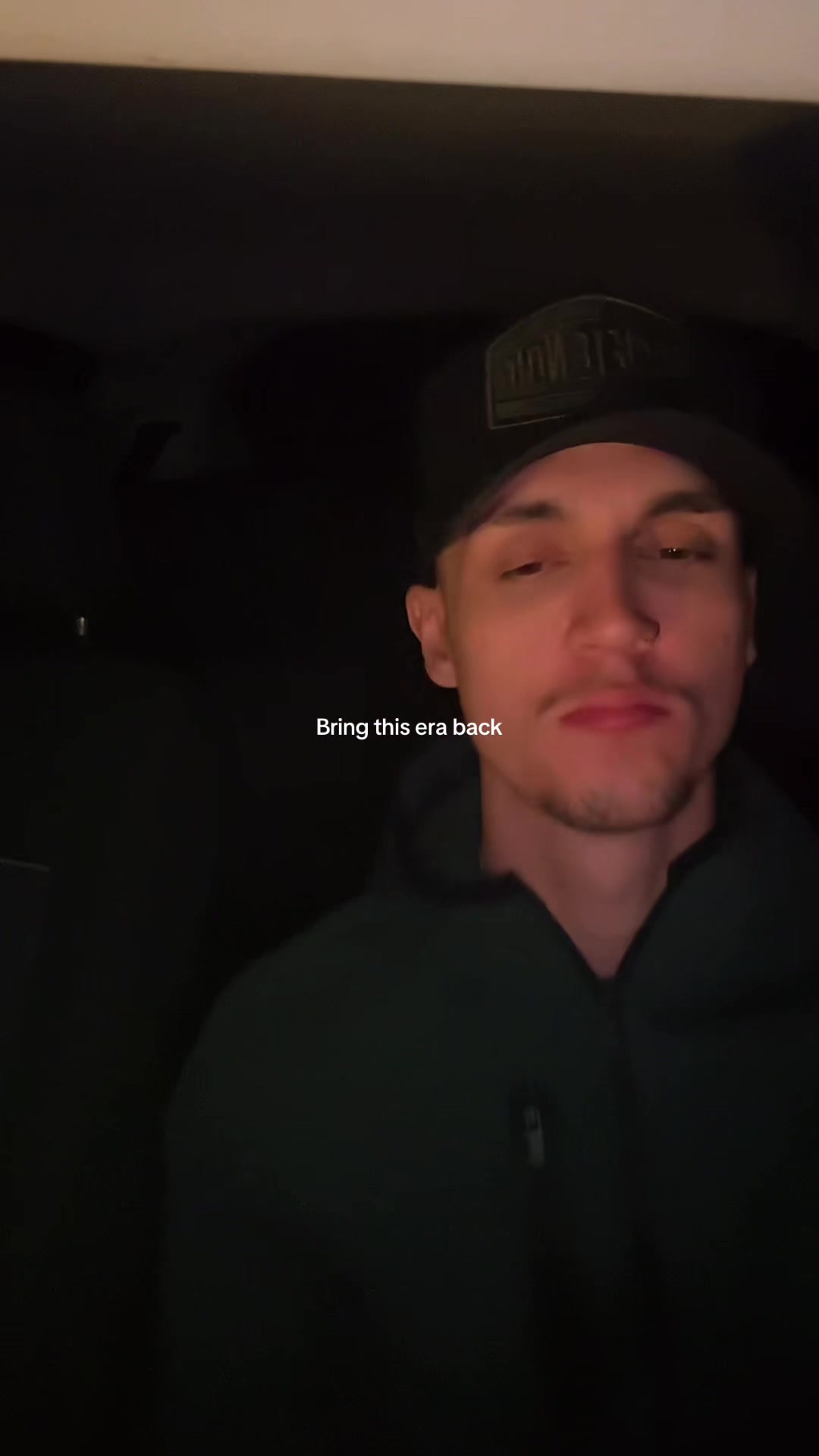 @K T