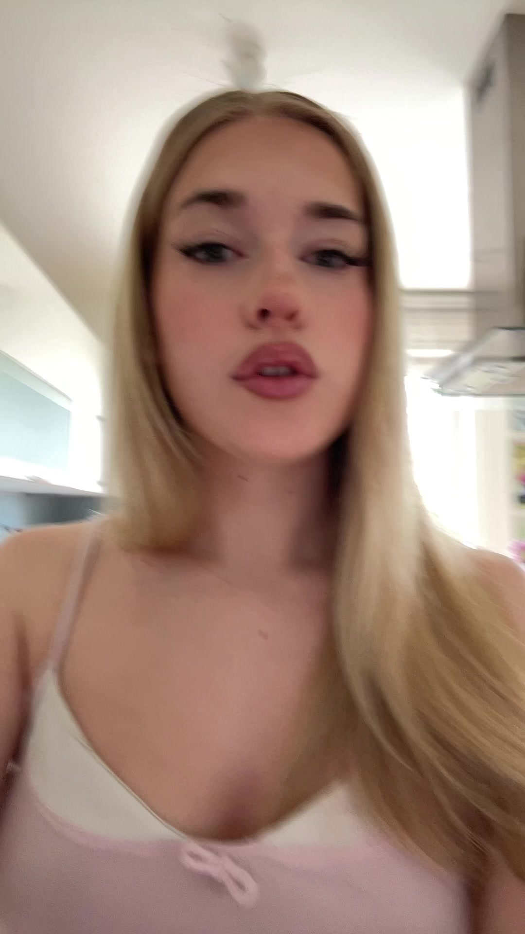 @𝑇ℎ𝑒𝑟𝑒𝑠𝑎 ⚢