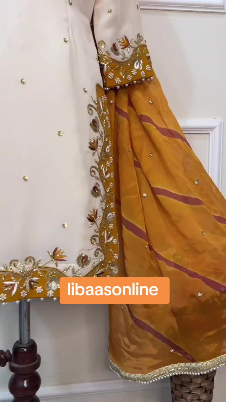 @ਲਿਬਾਸ by ਕੌਰ