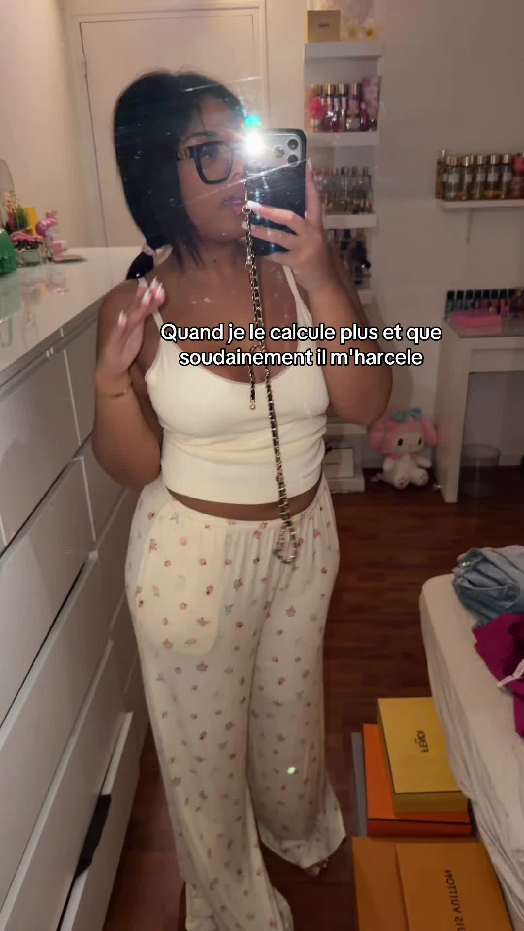 @E L L A 🌸