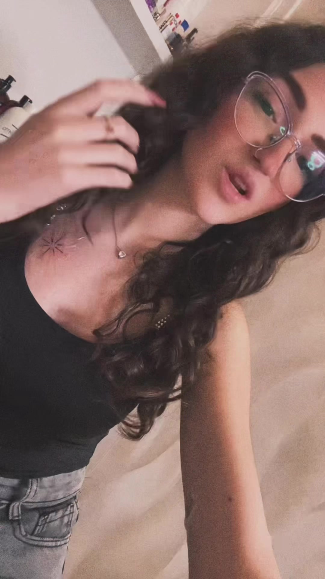 @Sharuzza
