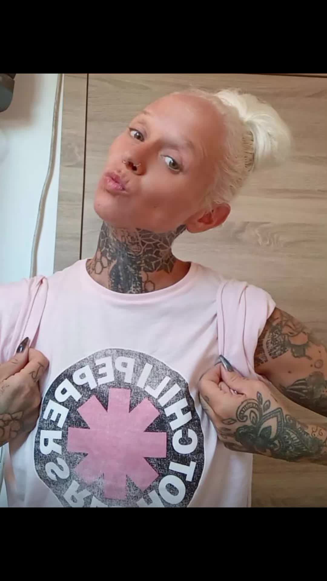 @misscraboutchas