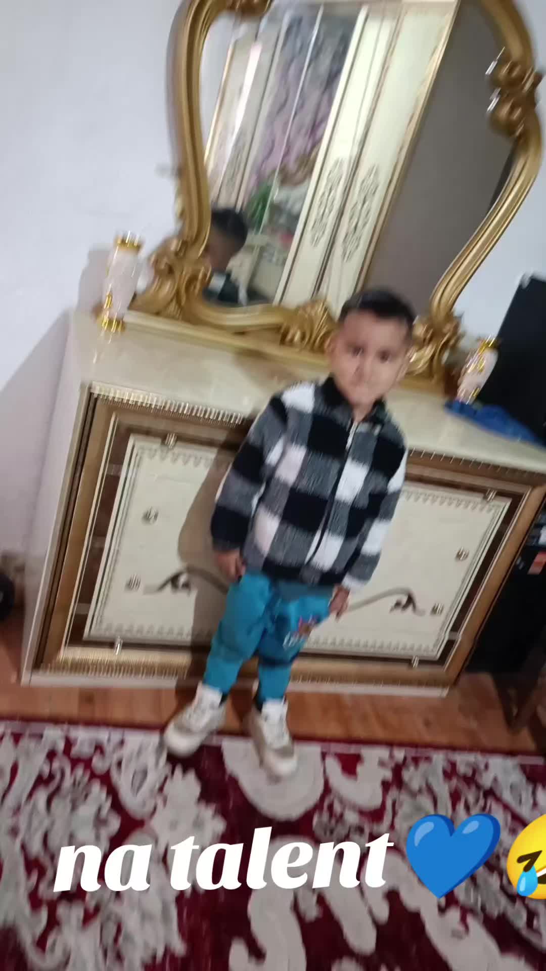 @Alexandra Rzm