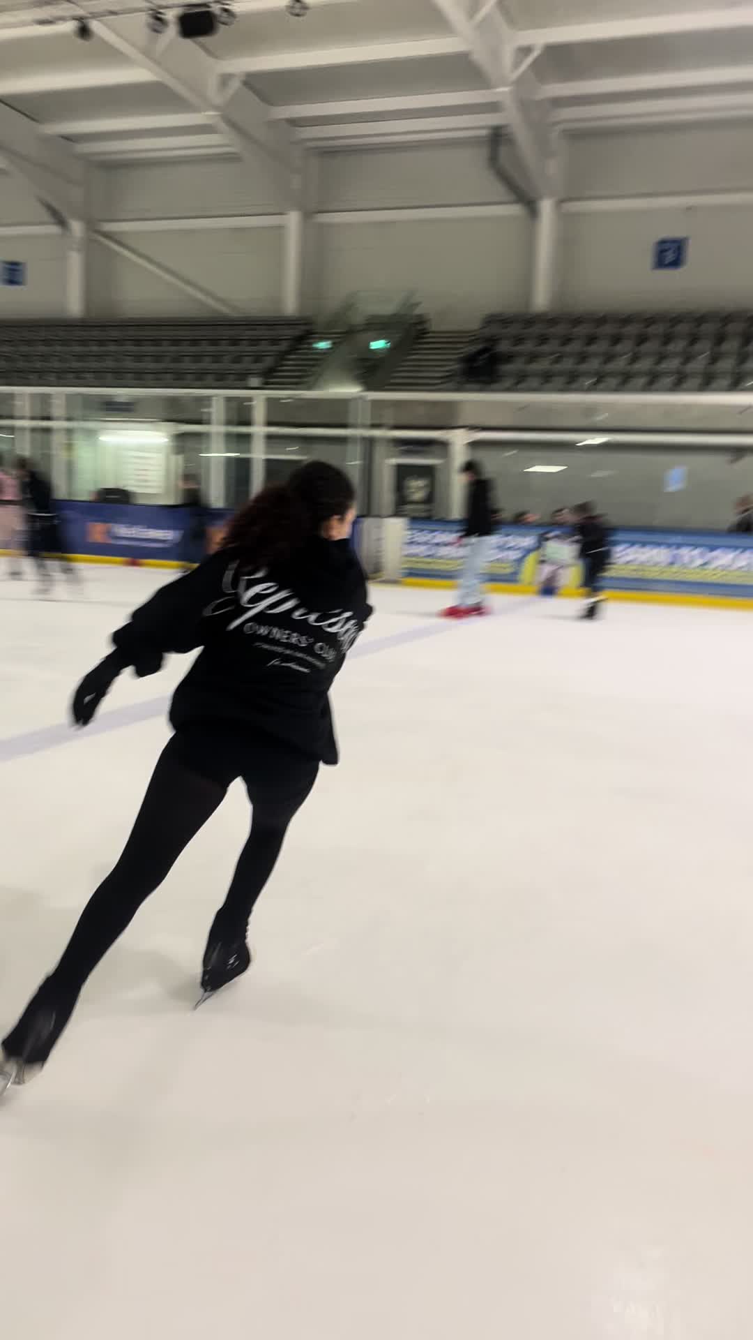 @Lucy ⛸️🤍