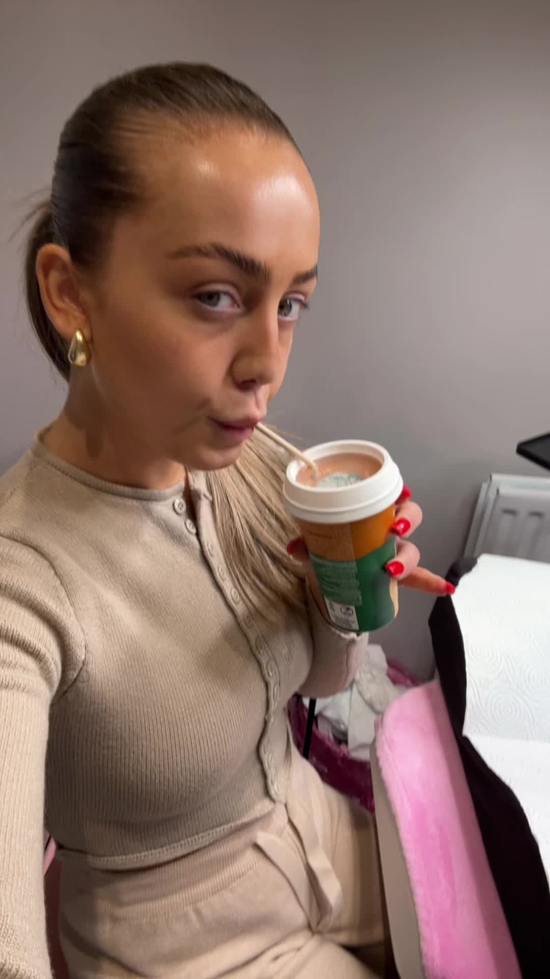 @ELLIEFISHER20