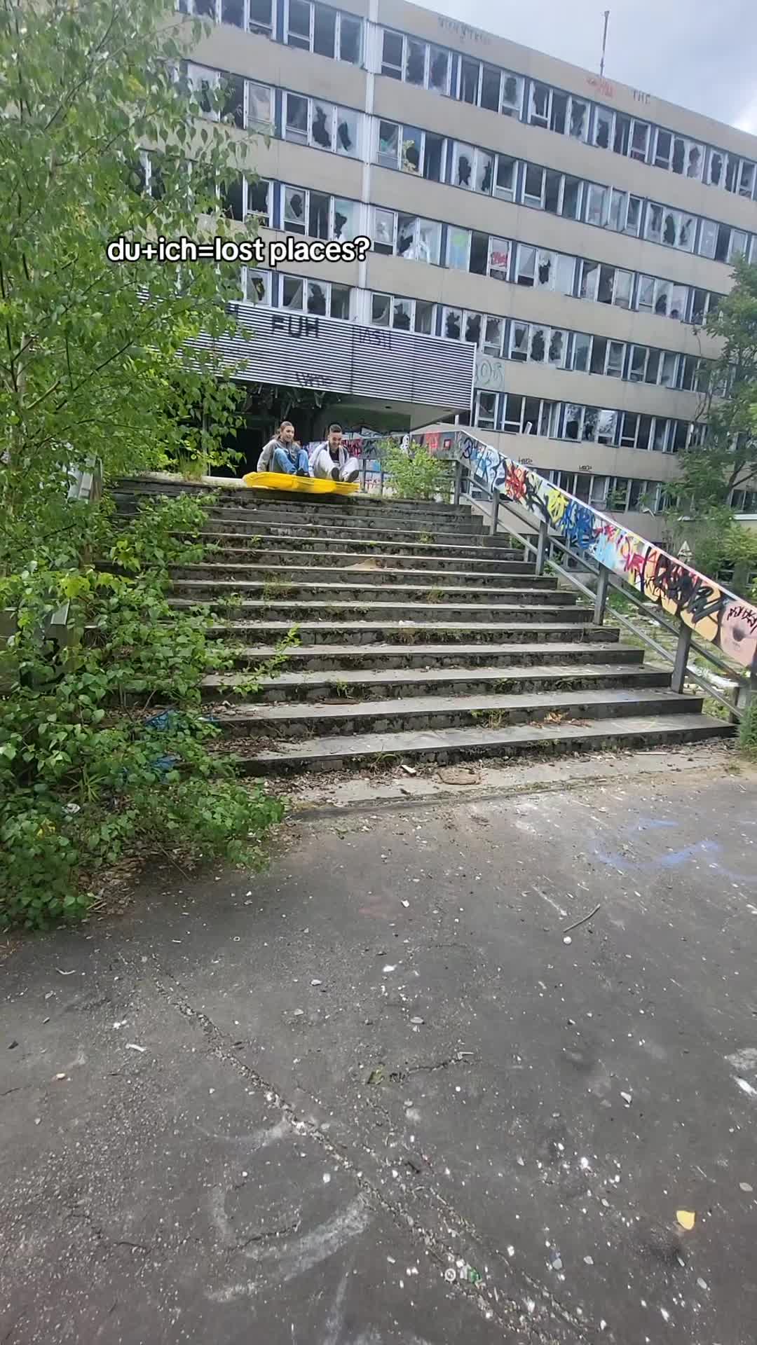 @️