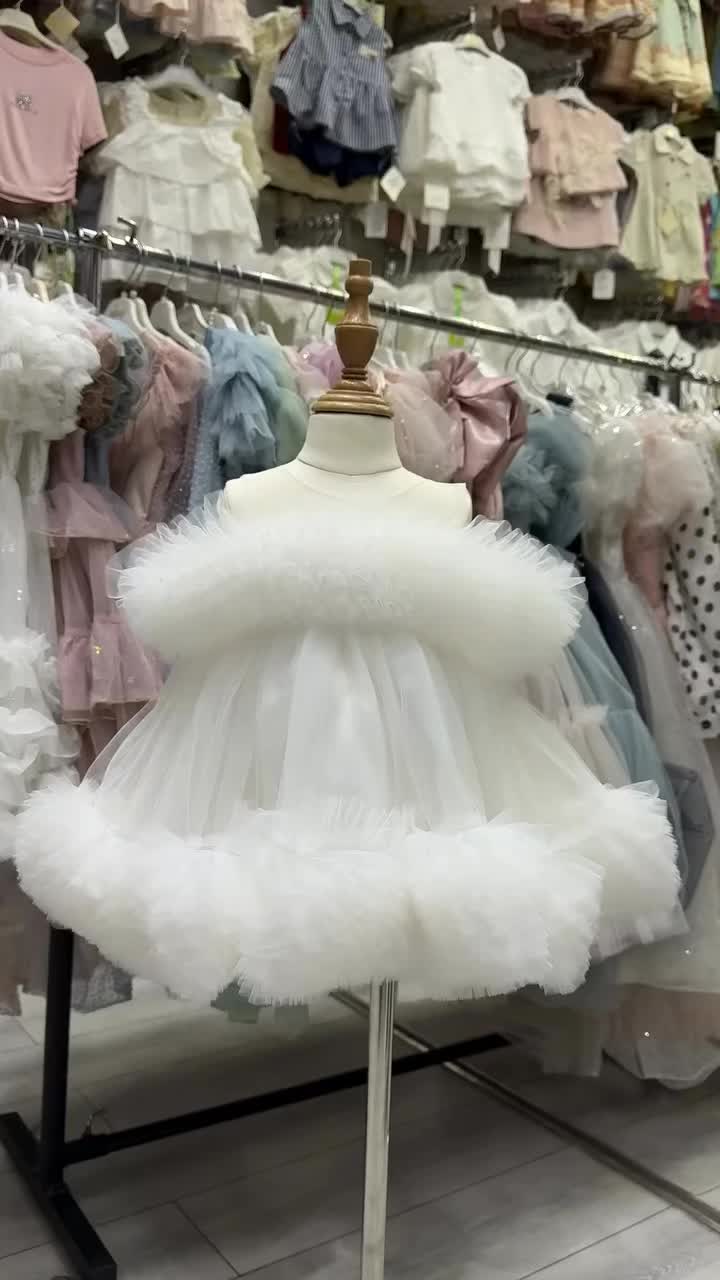 @Sara Clothing store