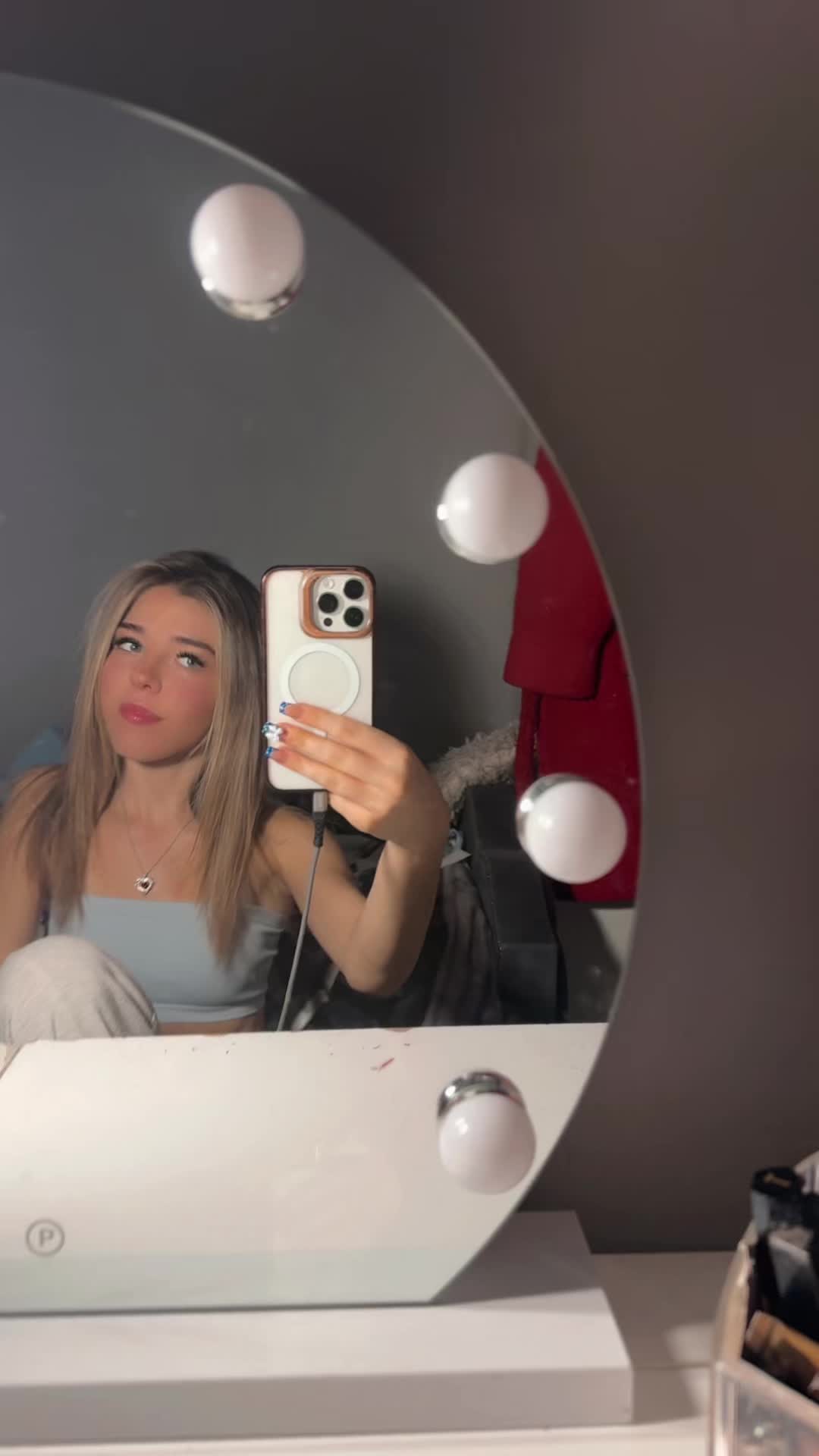 @x_lexie3