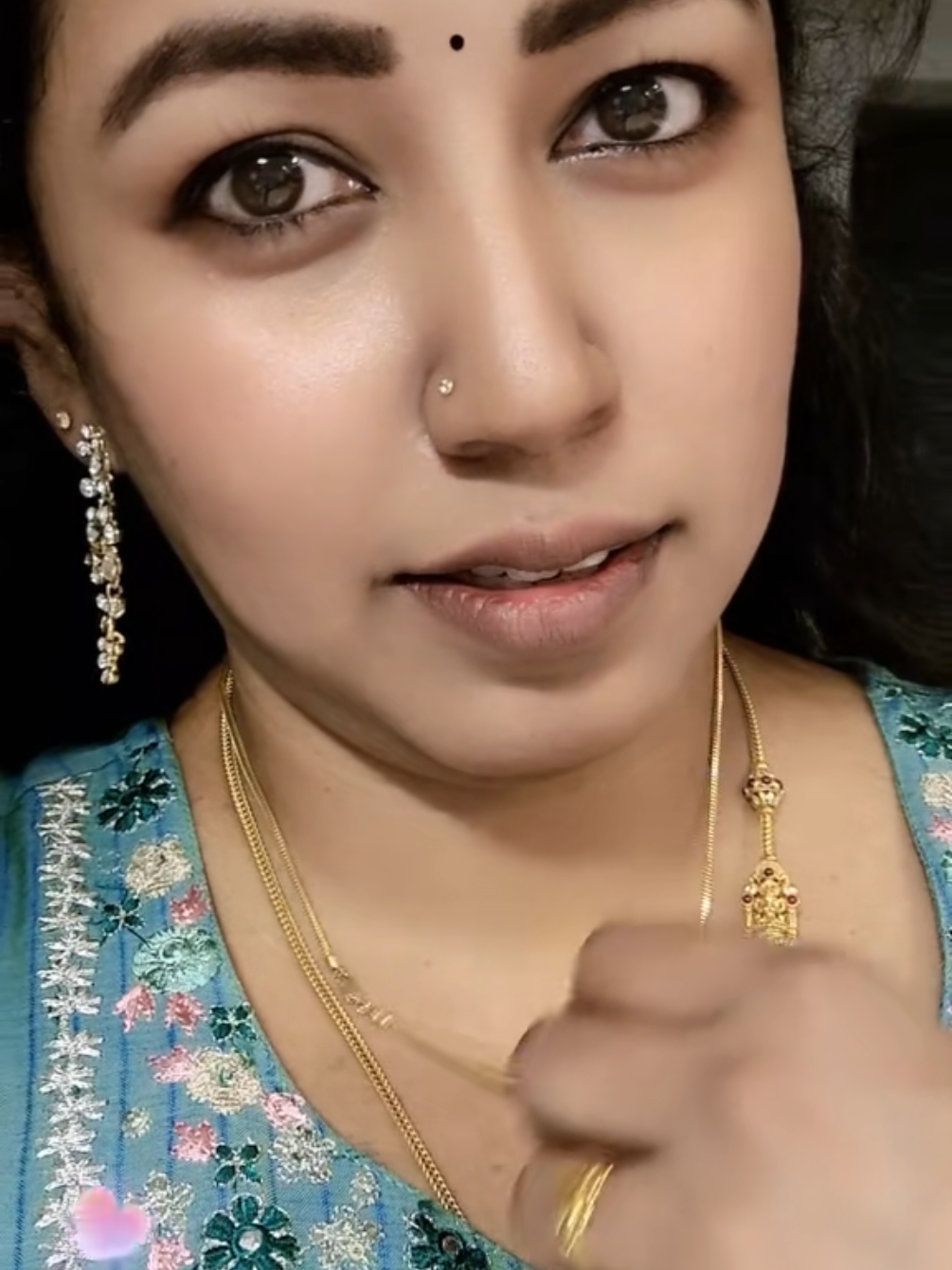 @KaraikudiPonnu_Leka