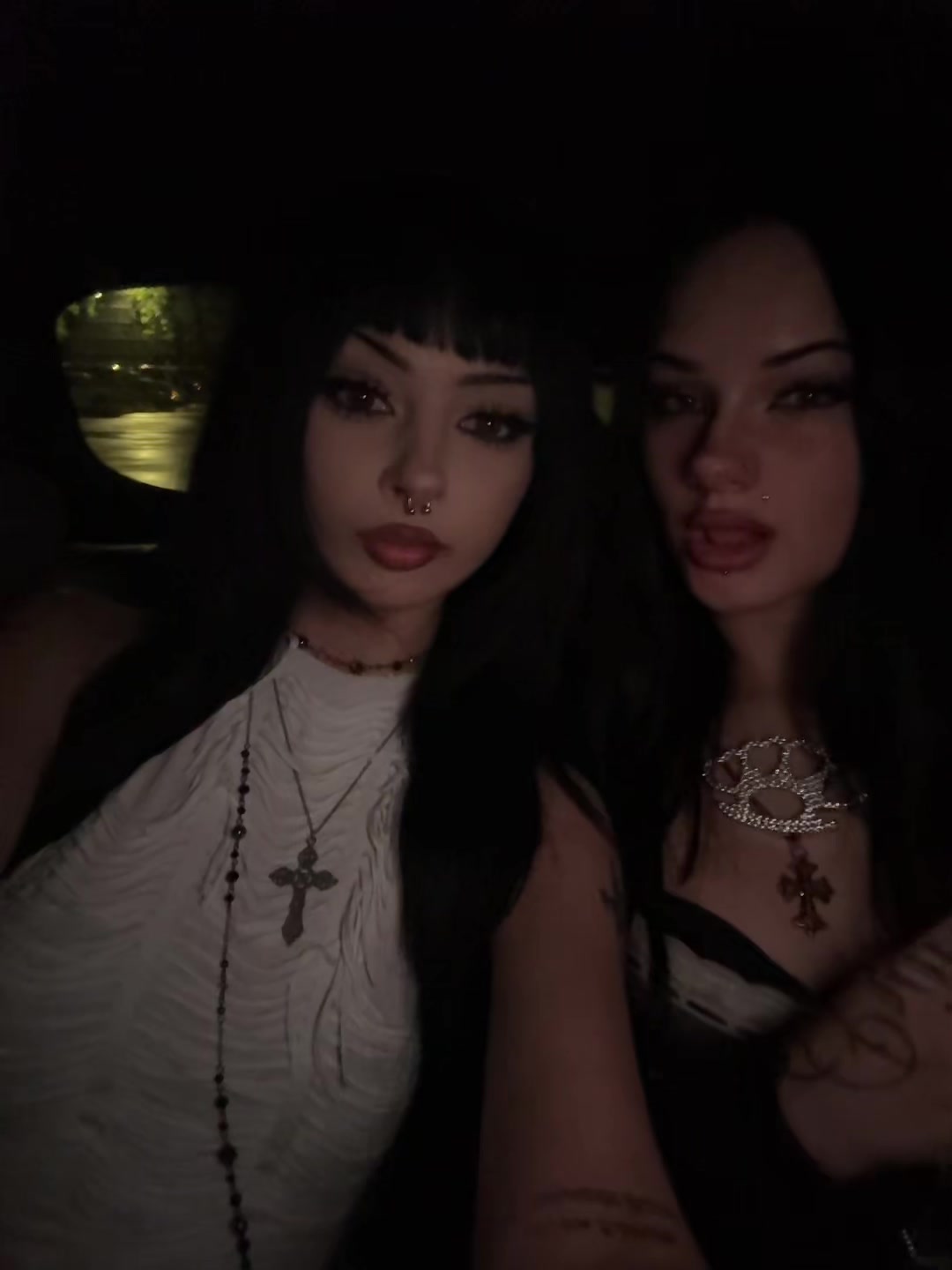 @𝐯𝐢𝐚