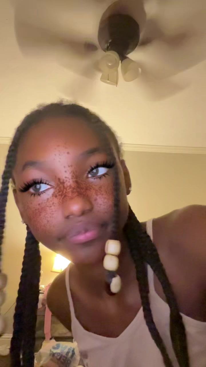 @Sheateandleftnocrumbsperiod567