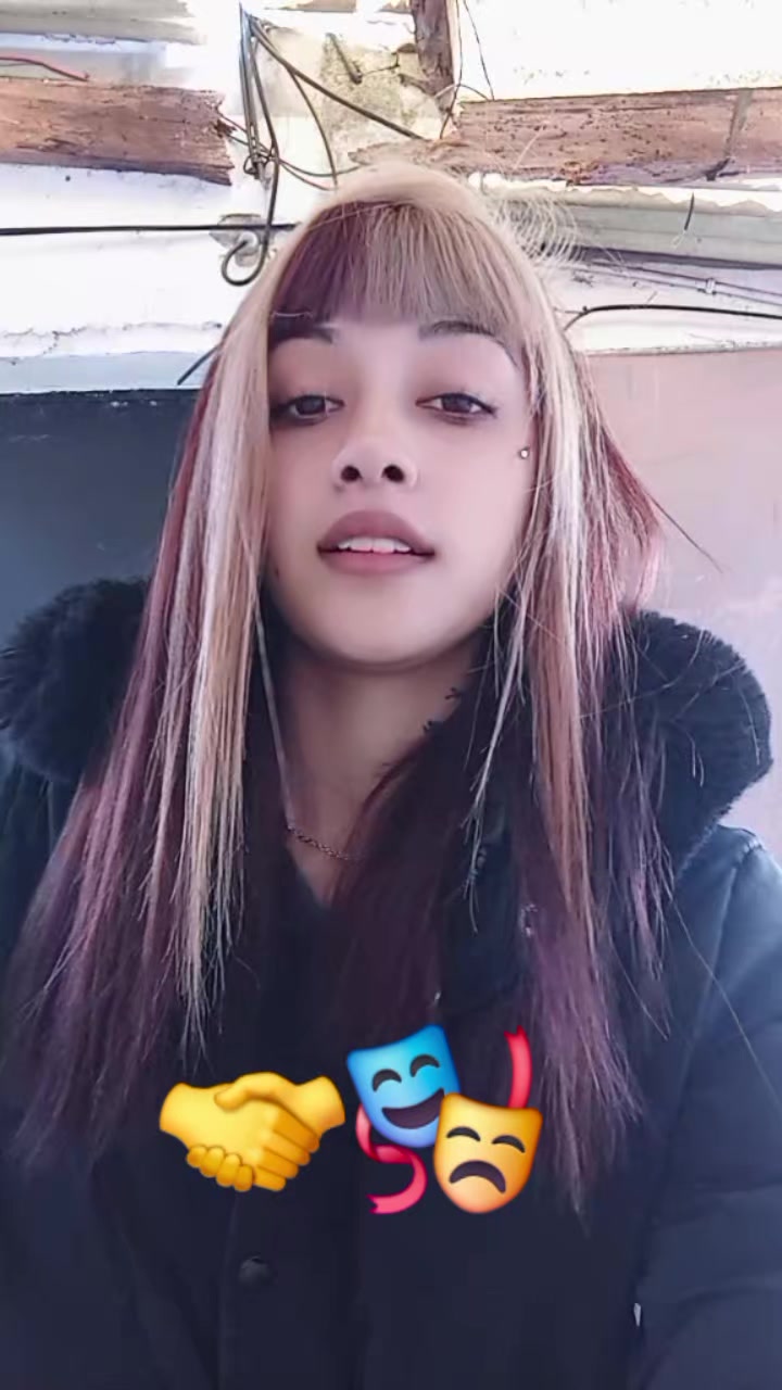 @Iaraaa__5