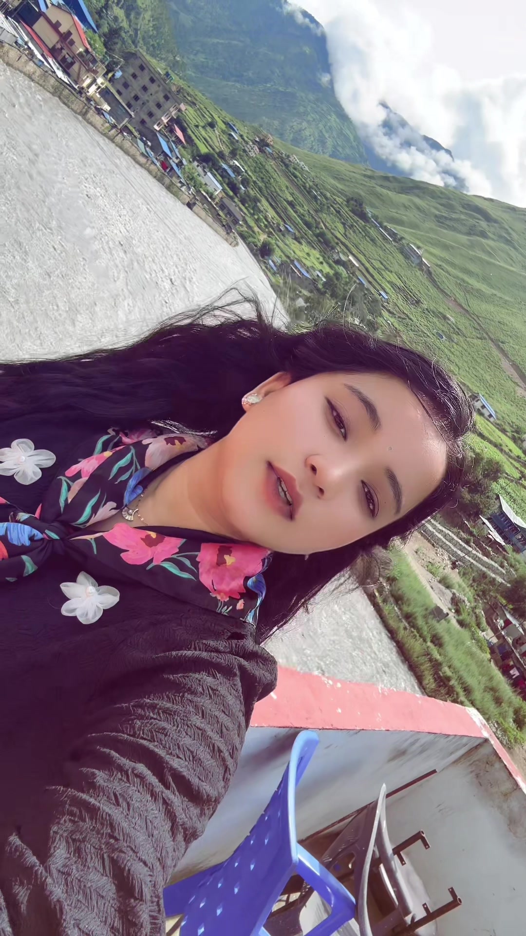 @Simran pariyar🎵