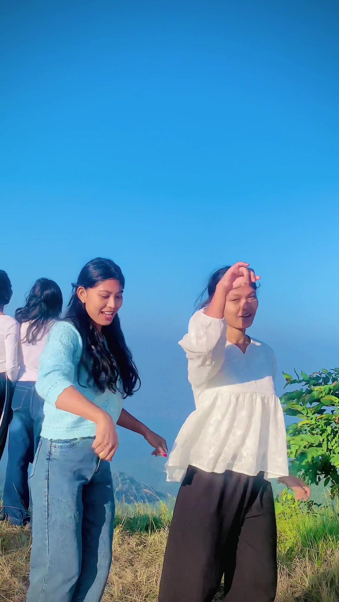 @Neelu_Mannu👯♀️