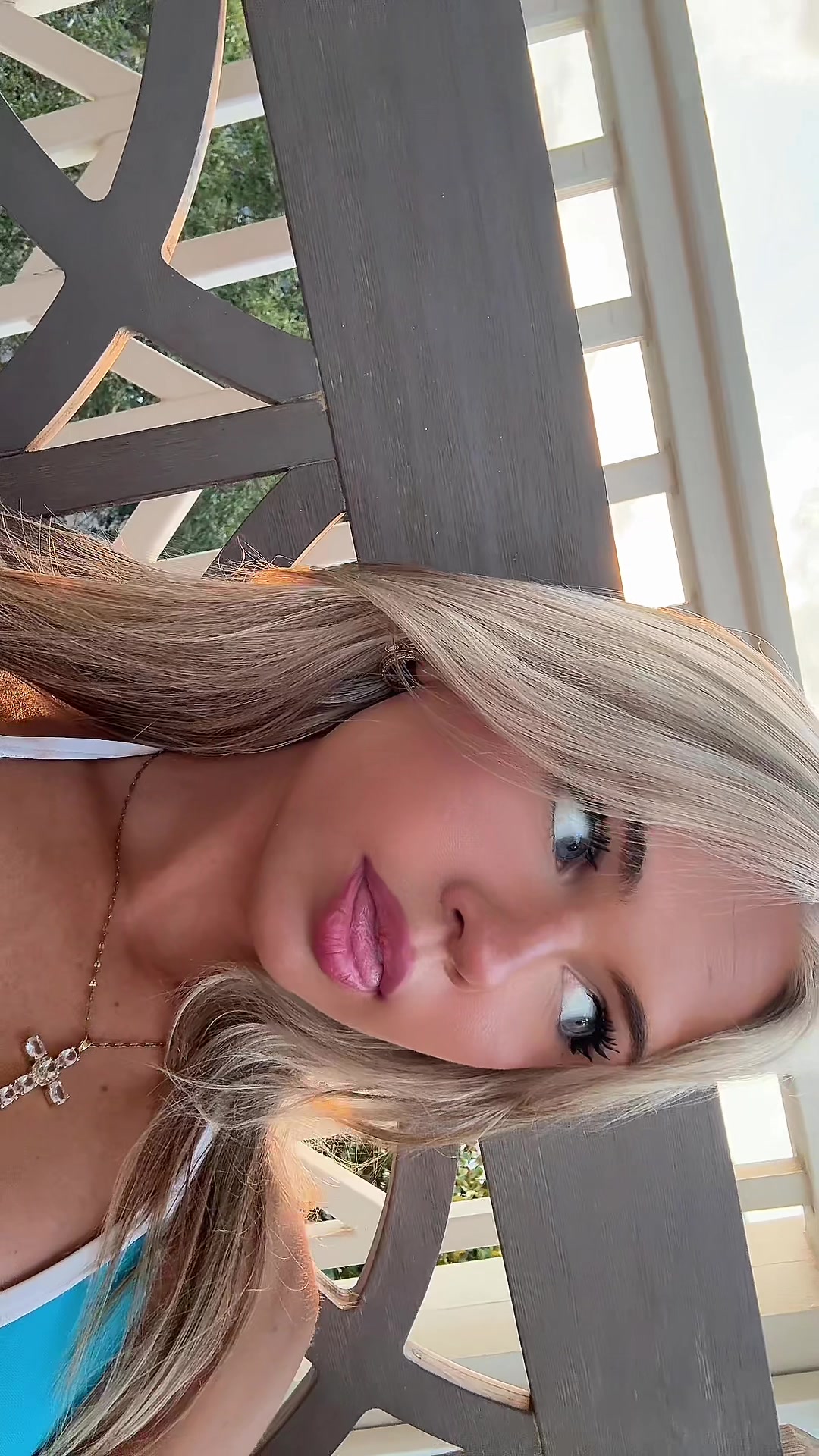 @Avaaa