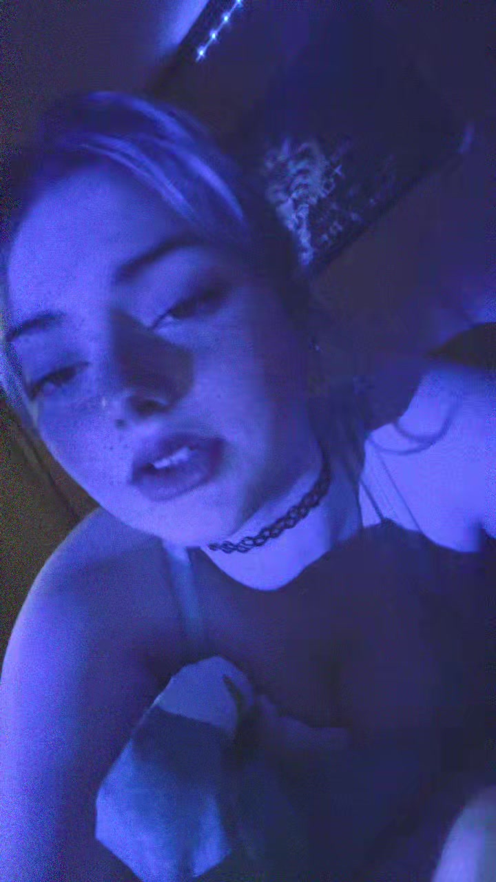 @Bella_9_9_9
