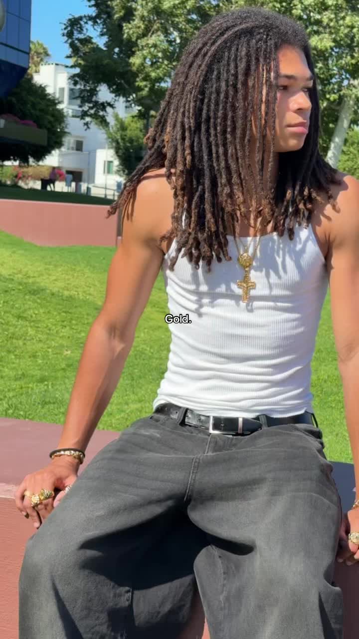 @Elaré