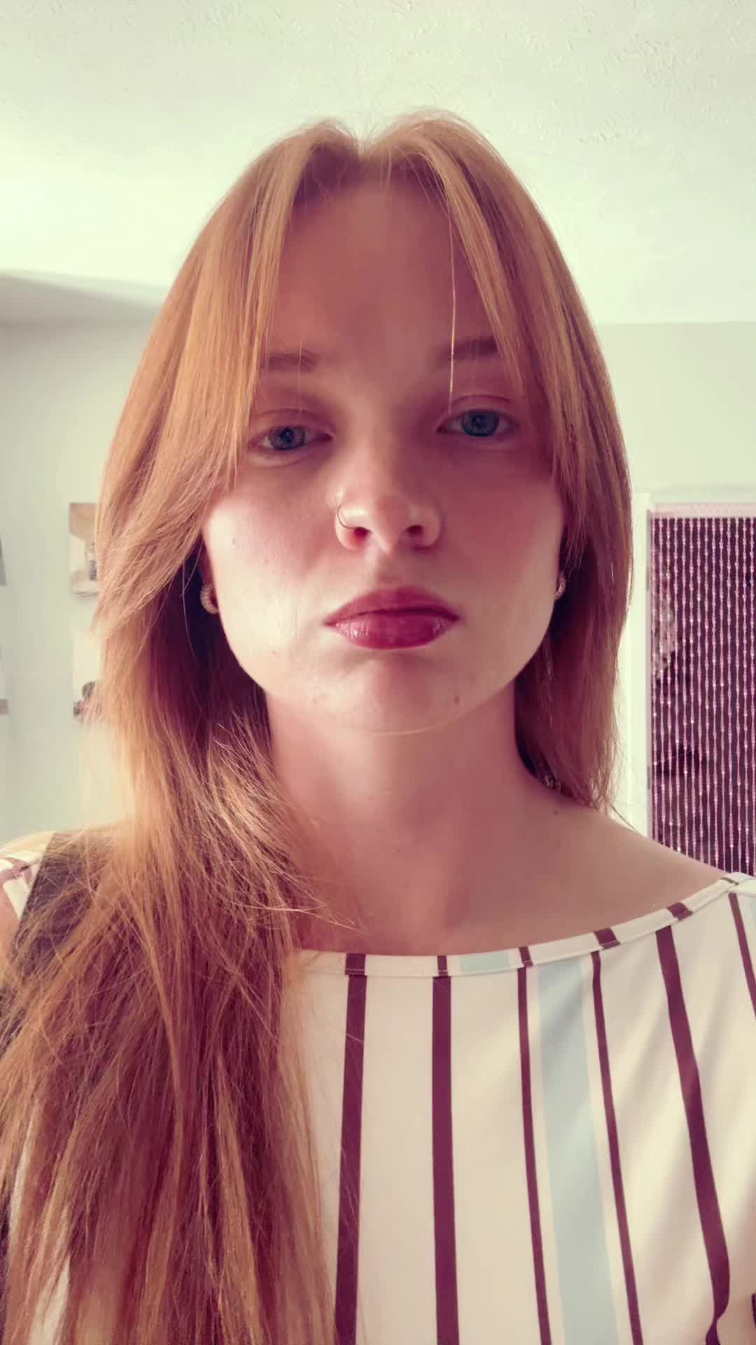 @👩🏼🦰