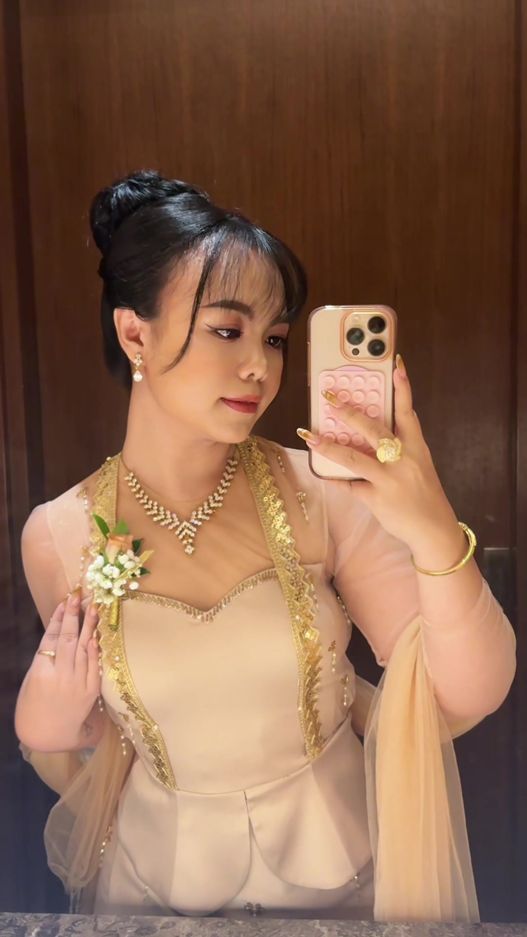 @Jloriaaa